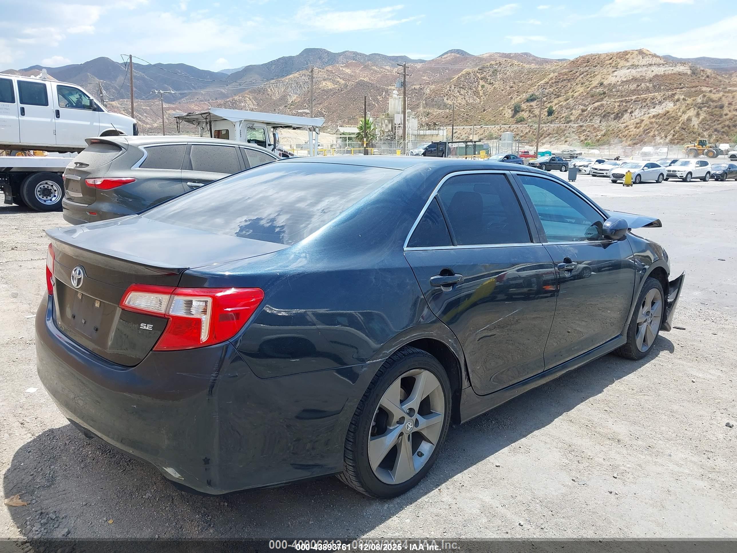 TOYOTA CAMRY image 4