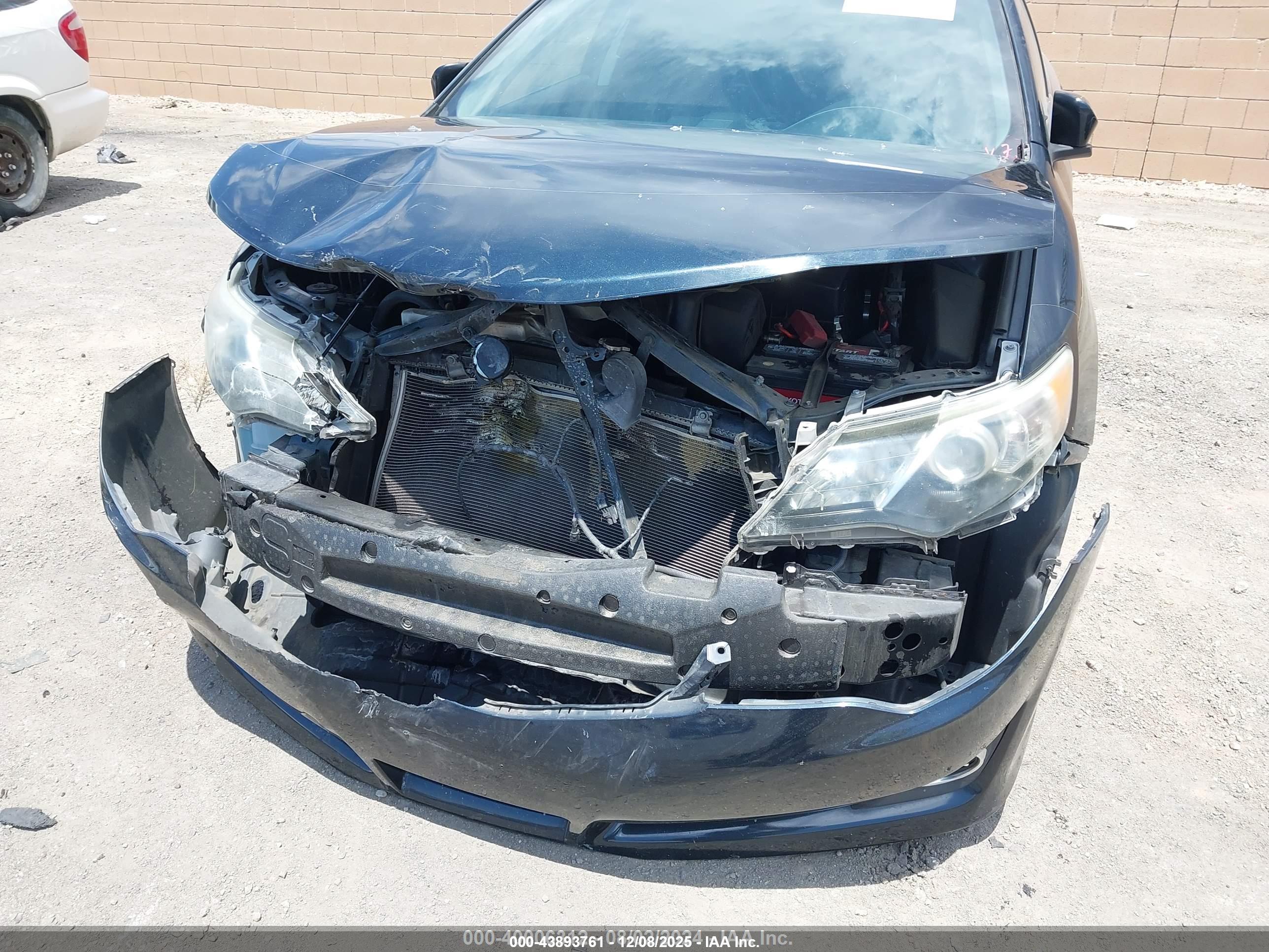 TOYOTA CAMRY image 6
