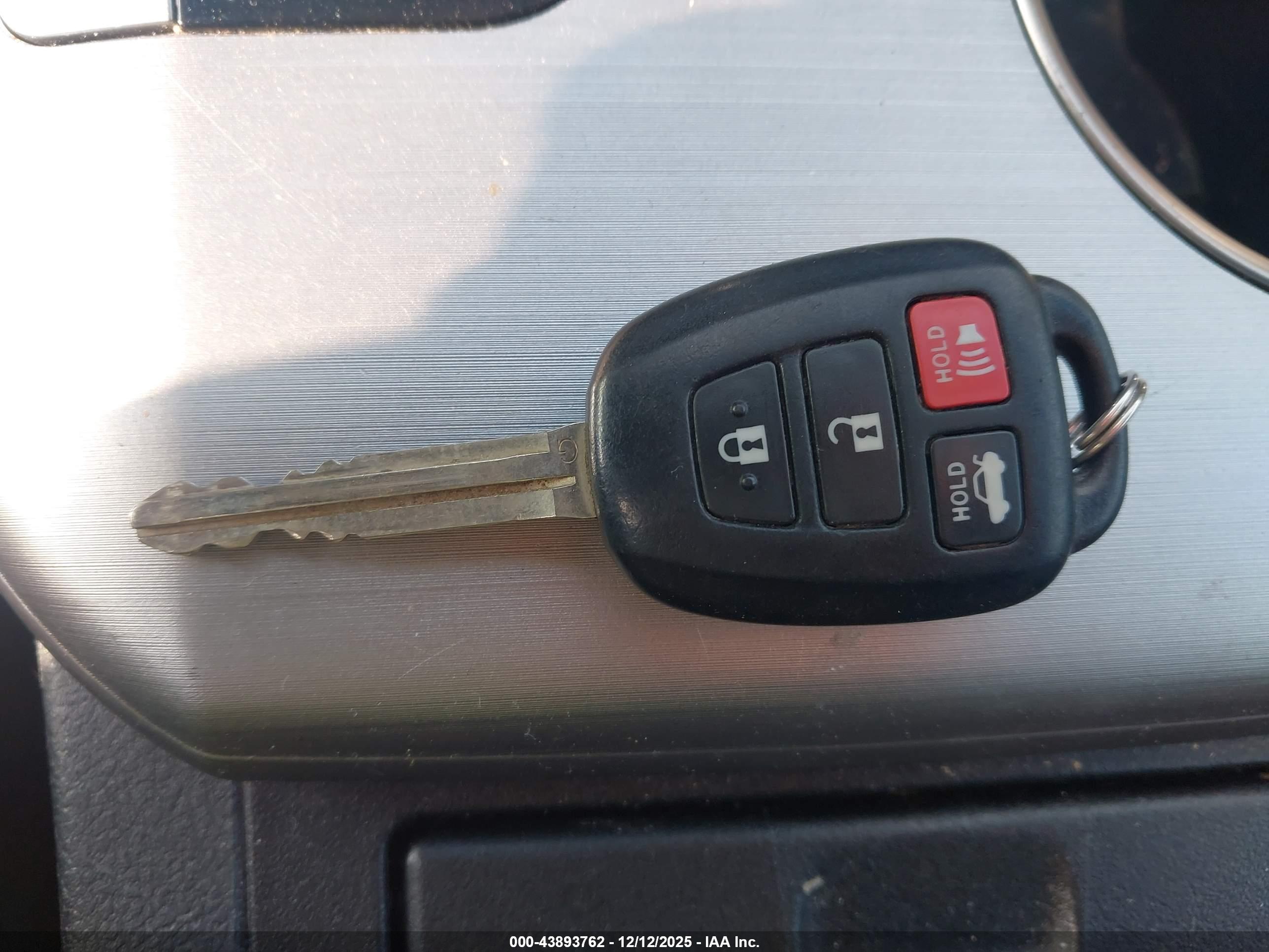 TOYOTA CAMRY image 11