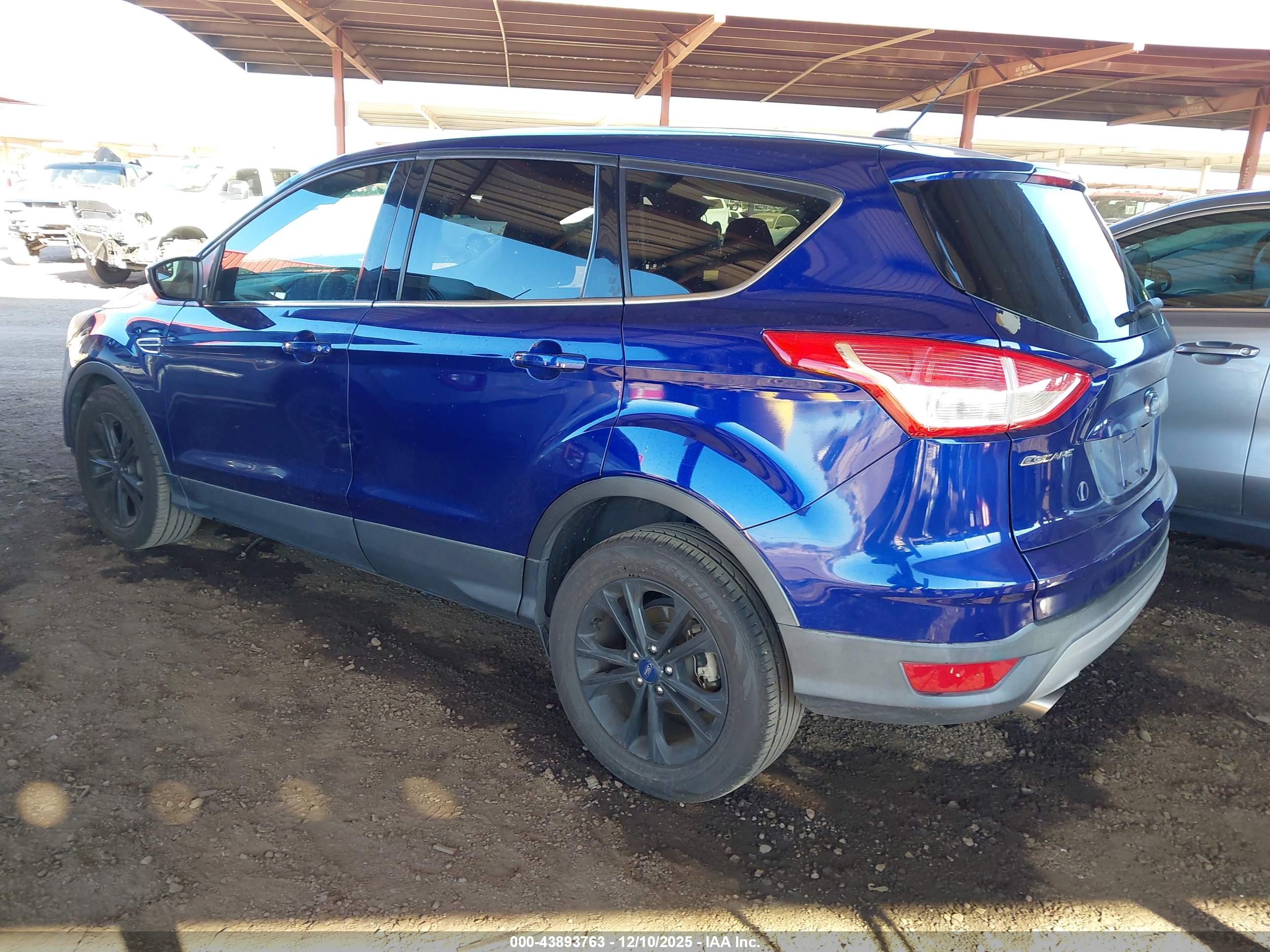 FORD ESCAPE image 3