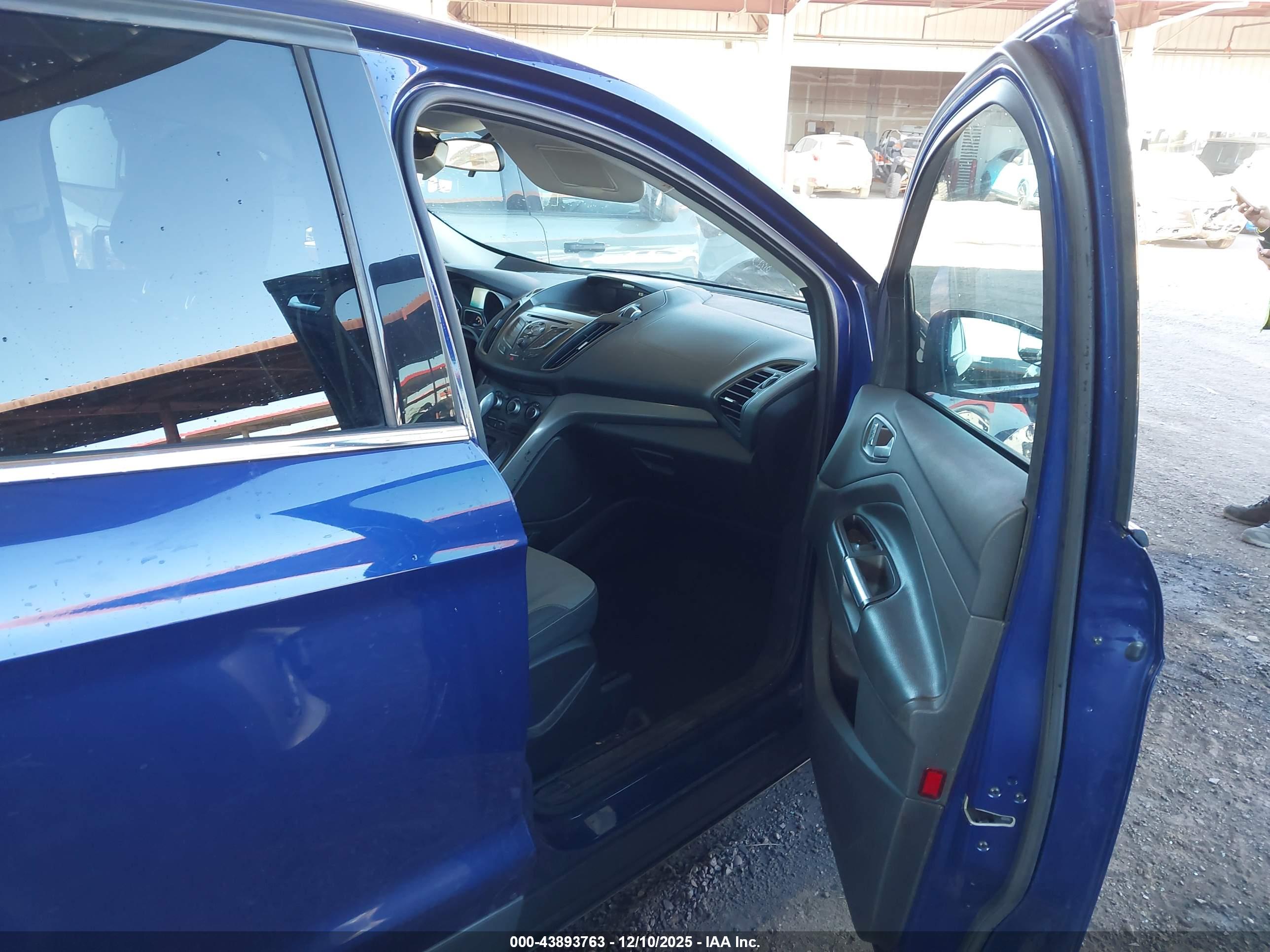 FORD ESCAPE image 5