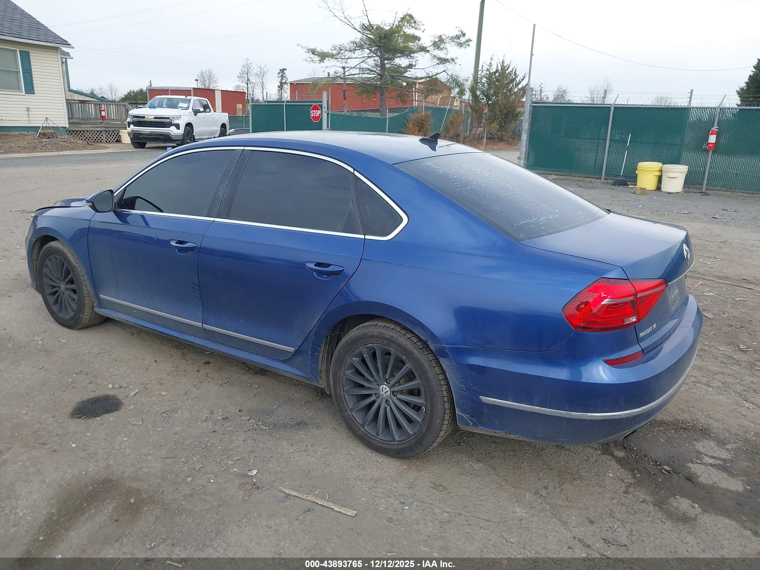 VOLKSWAGEN PASSAT image 3