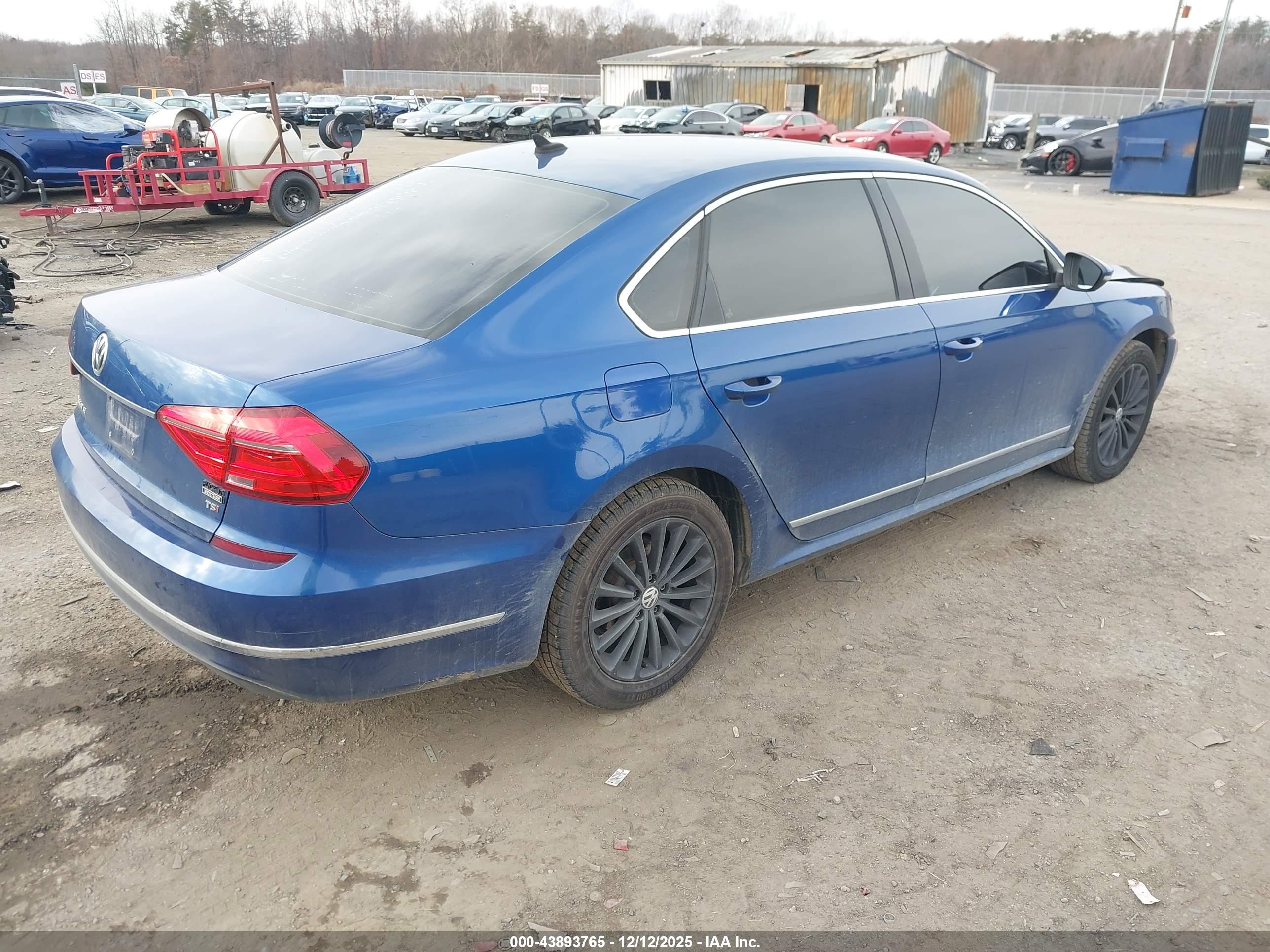 VOLKSWAGEN PASSAT image 4
