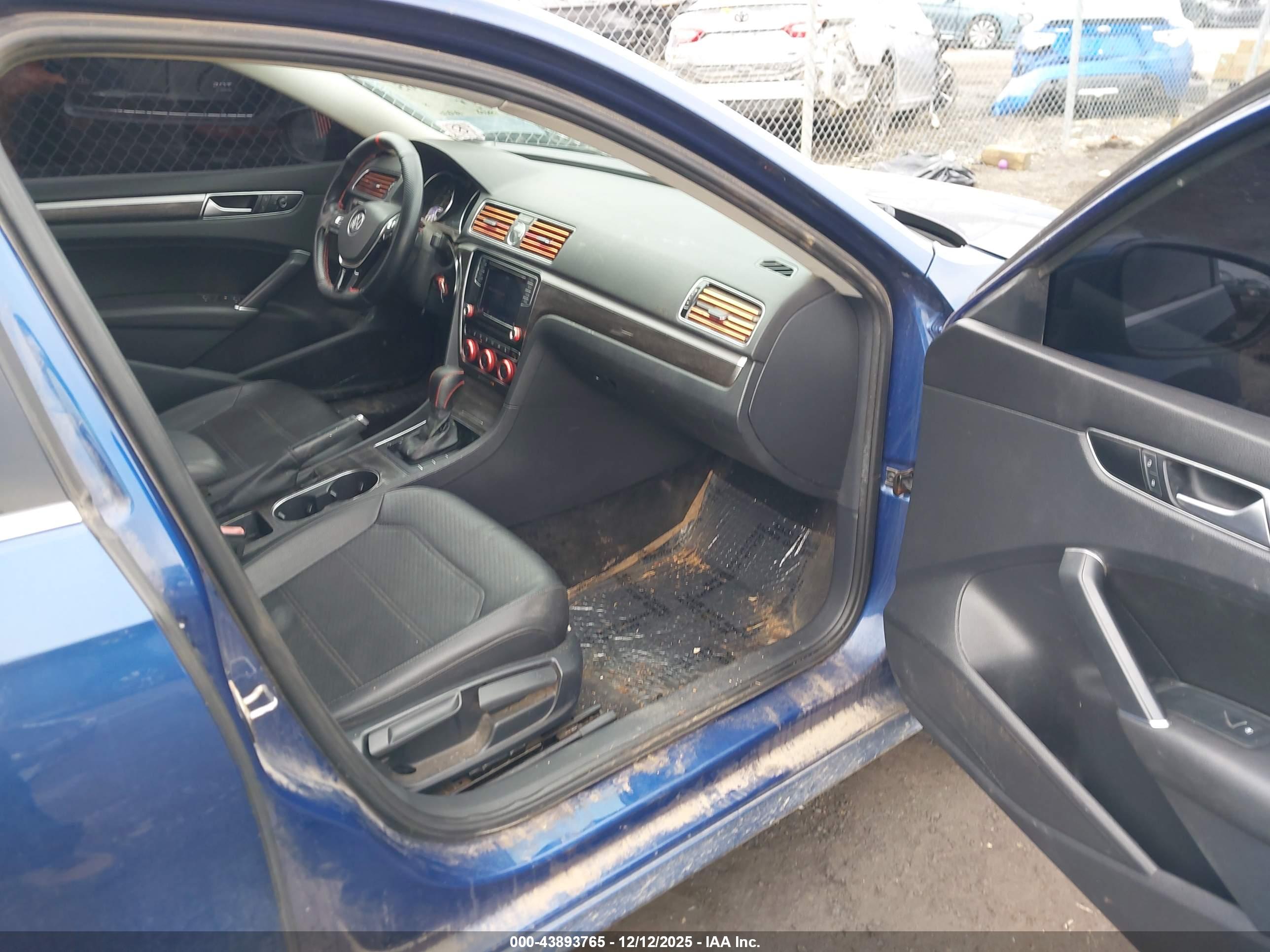VOLKSWAGEN PASSAT image 5