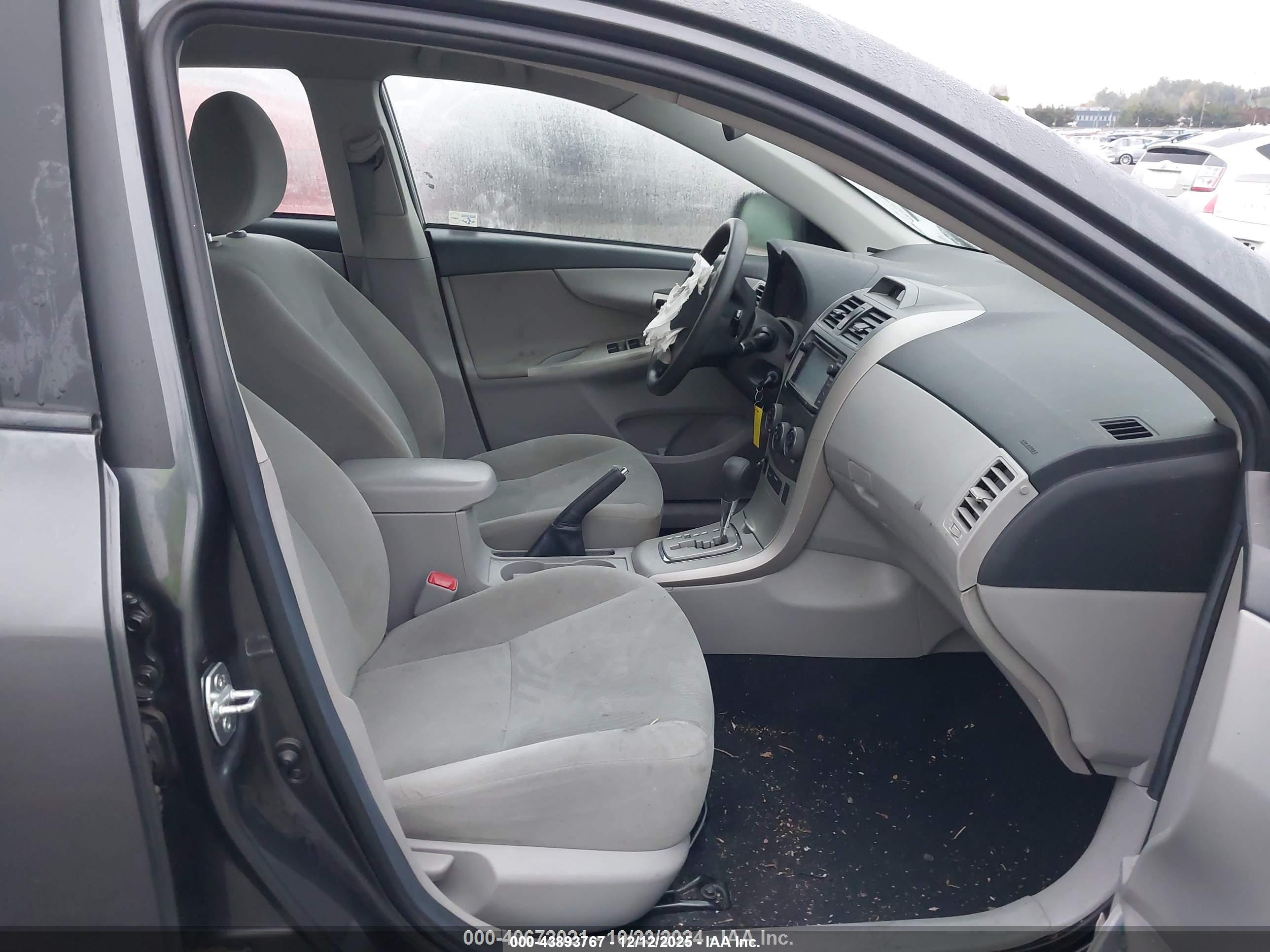 TOYOTA COROLLA image 5