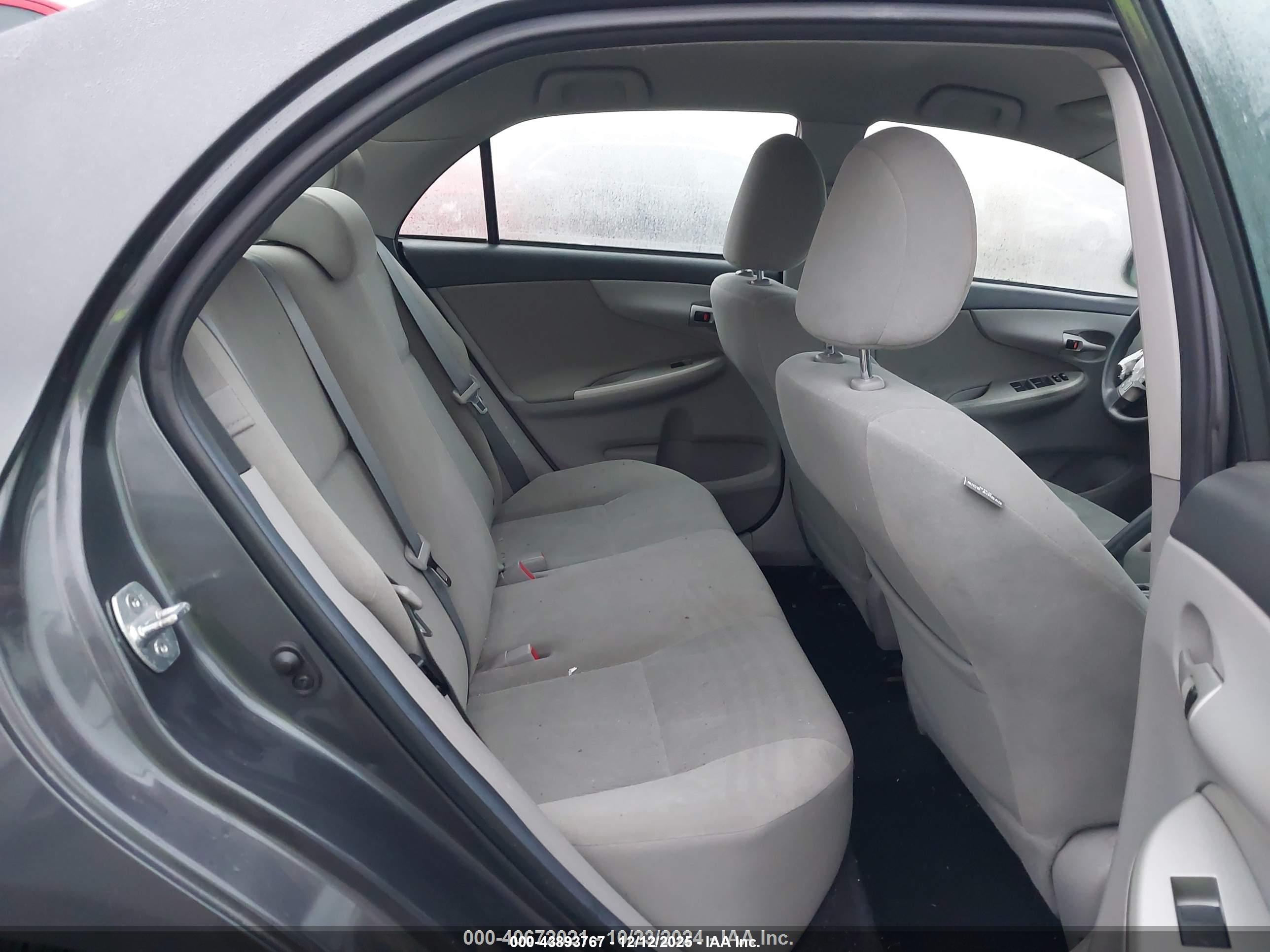 TOYOTA COROLLA image 8