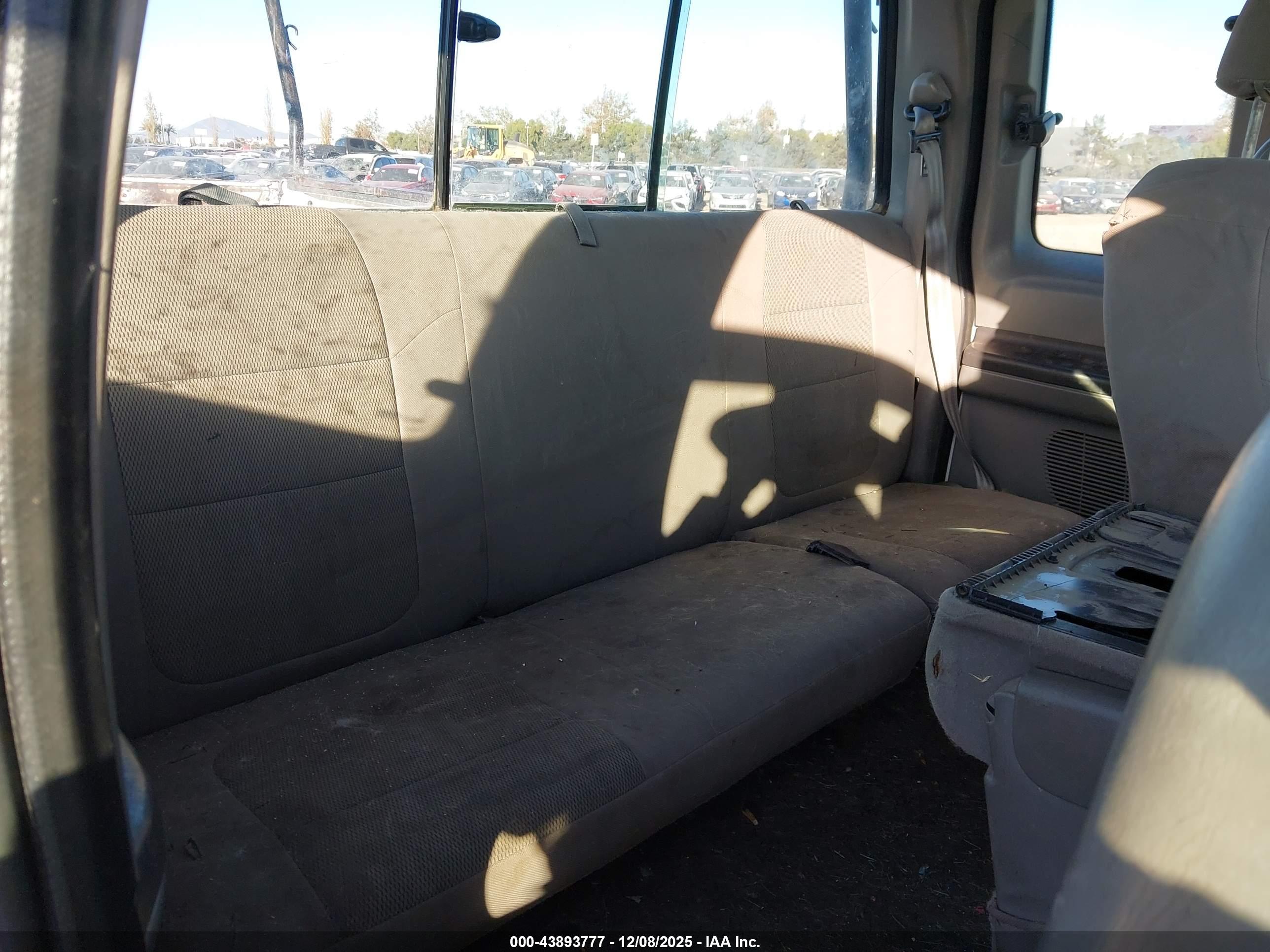 FORD F-250 image 8