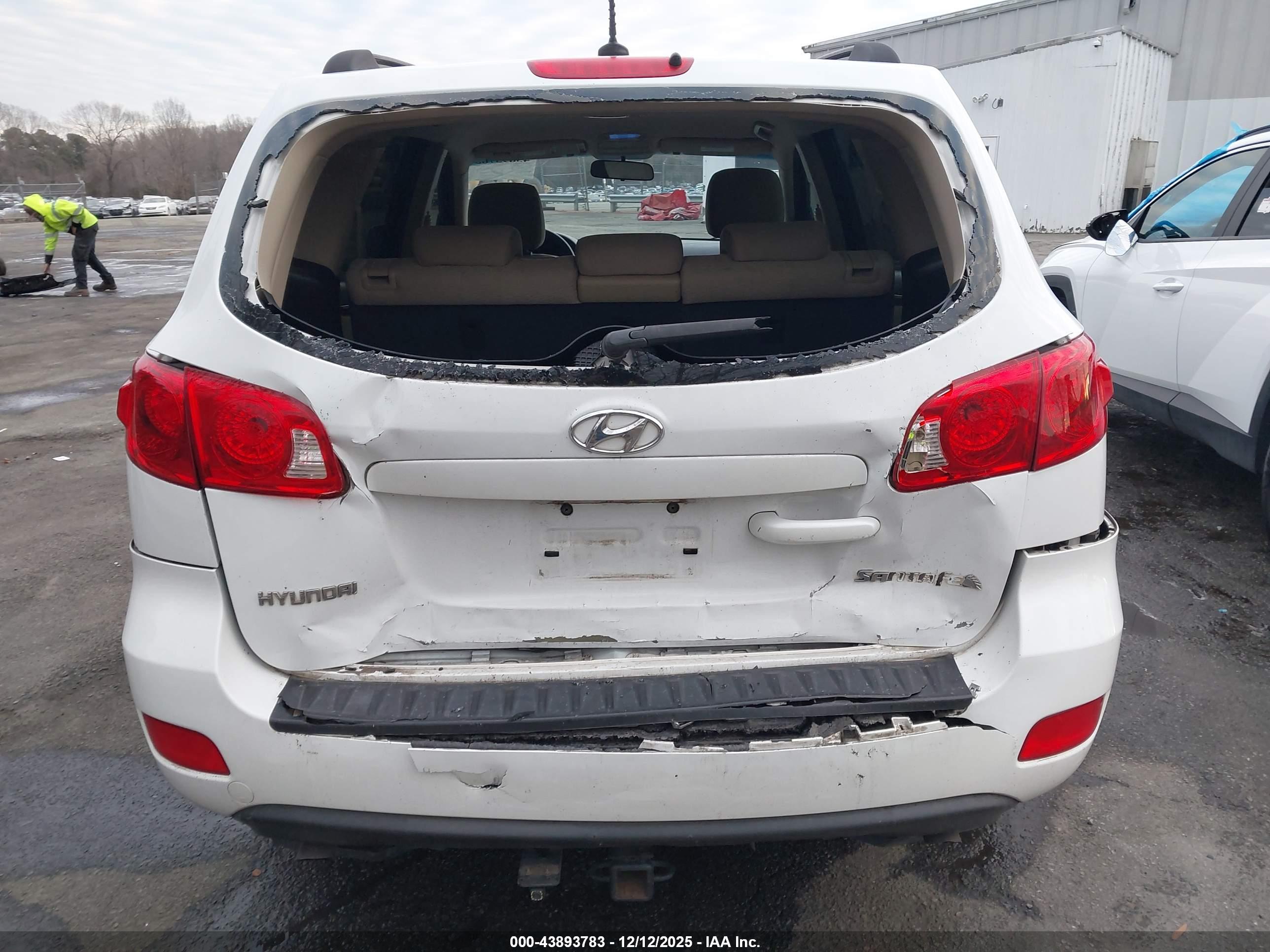 HYUNDAI SANTA image 6