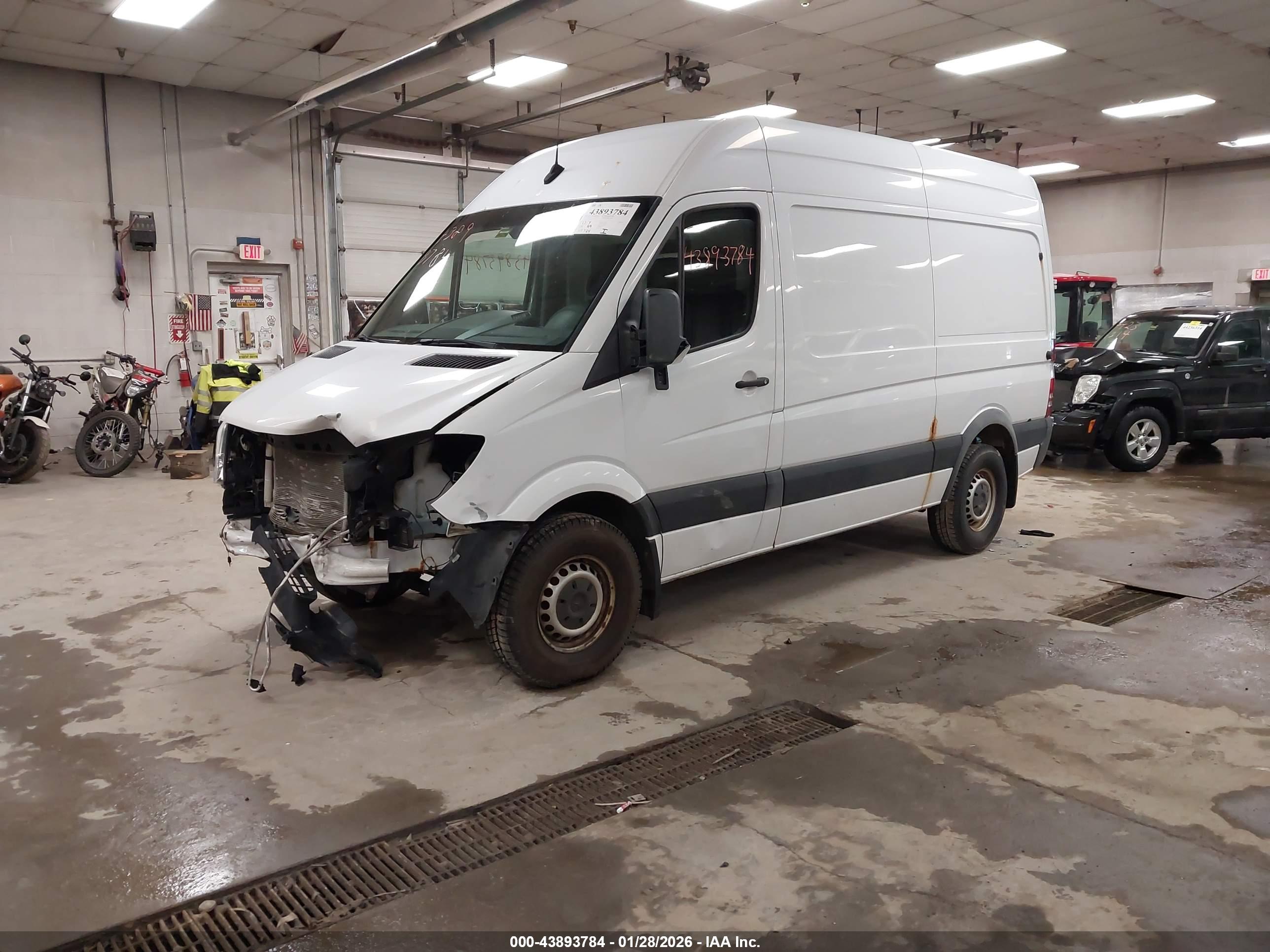 MERCEDES-BENZ SPRINTER image 2