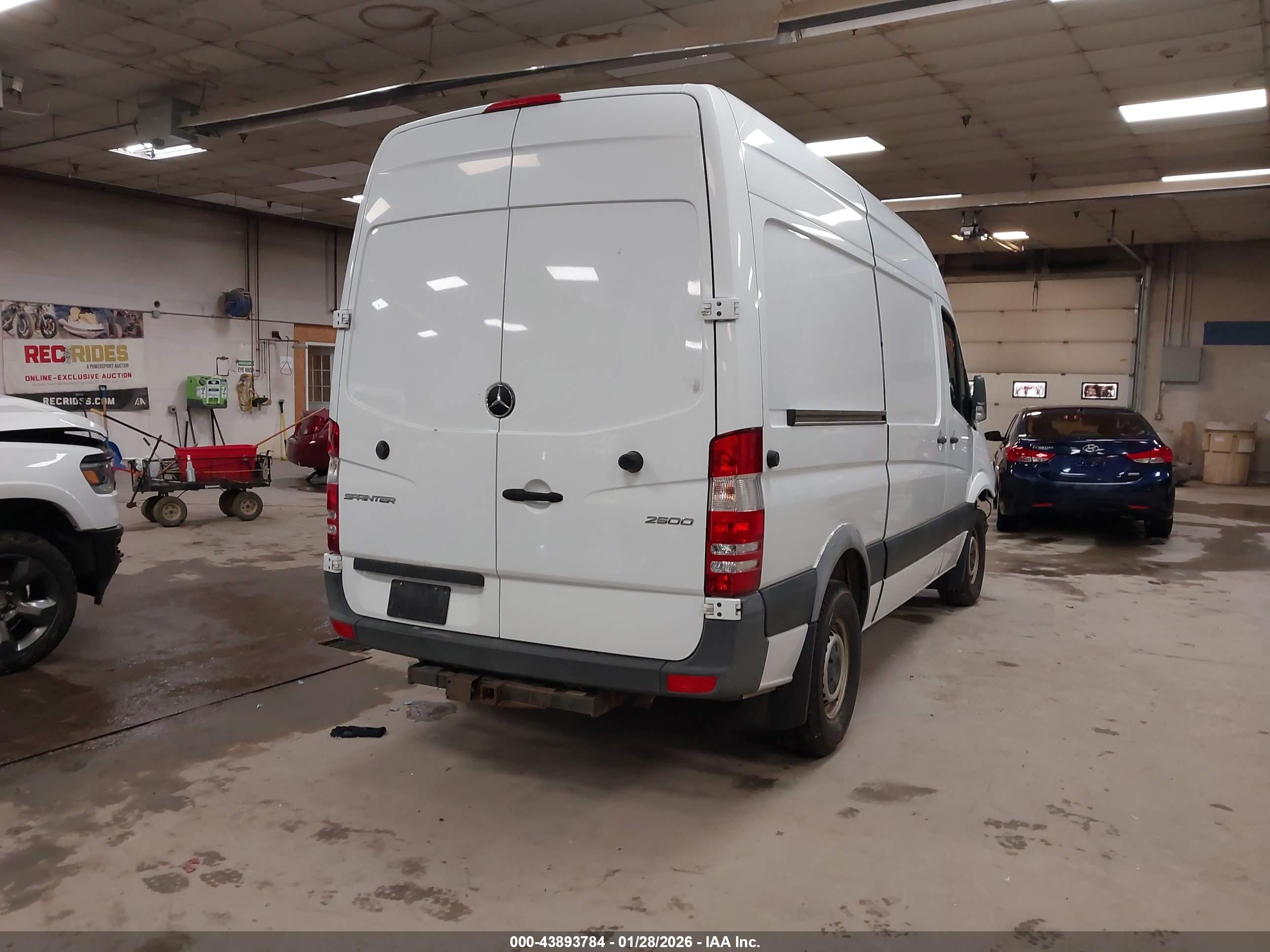 MERCEDES-BENZ SPRINTER image 4