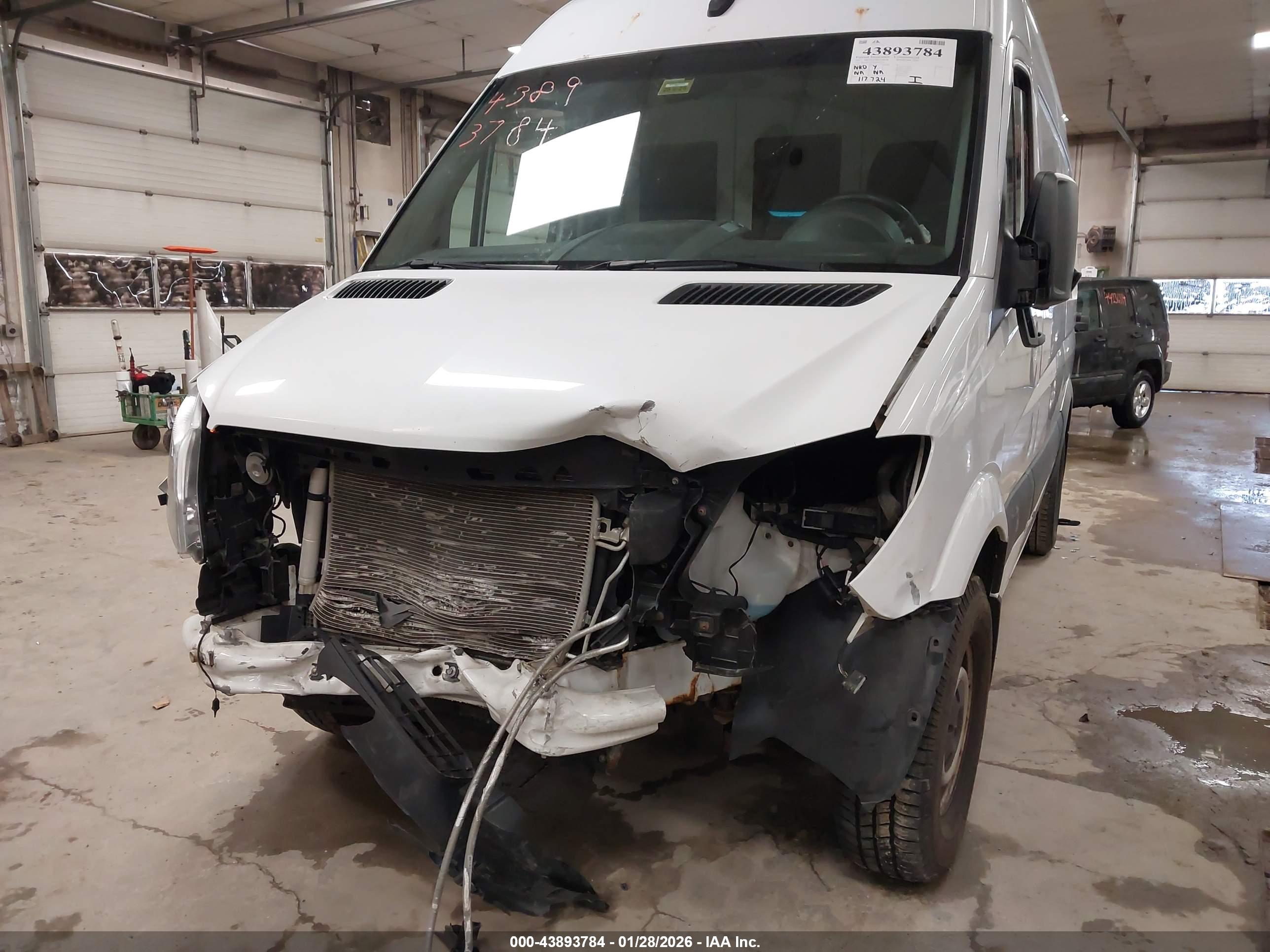 MERCEDES-BENZ SPRINTER image 6