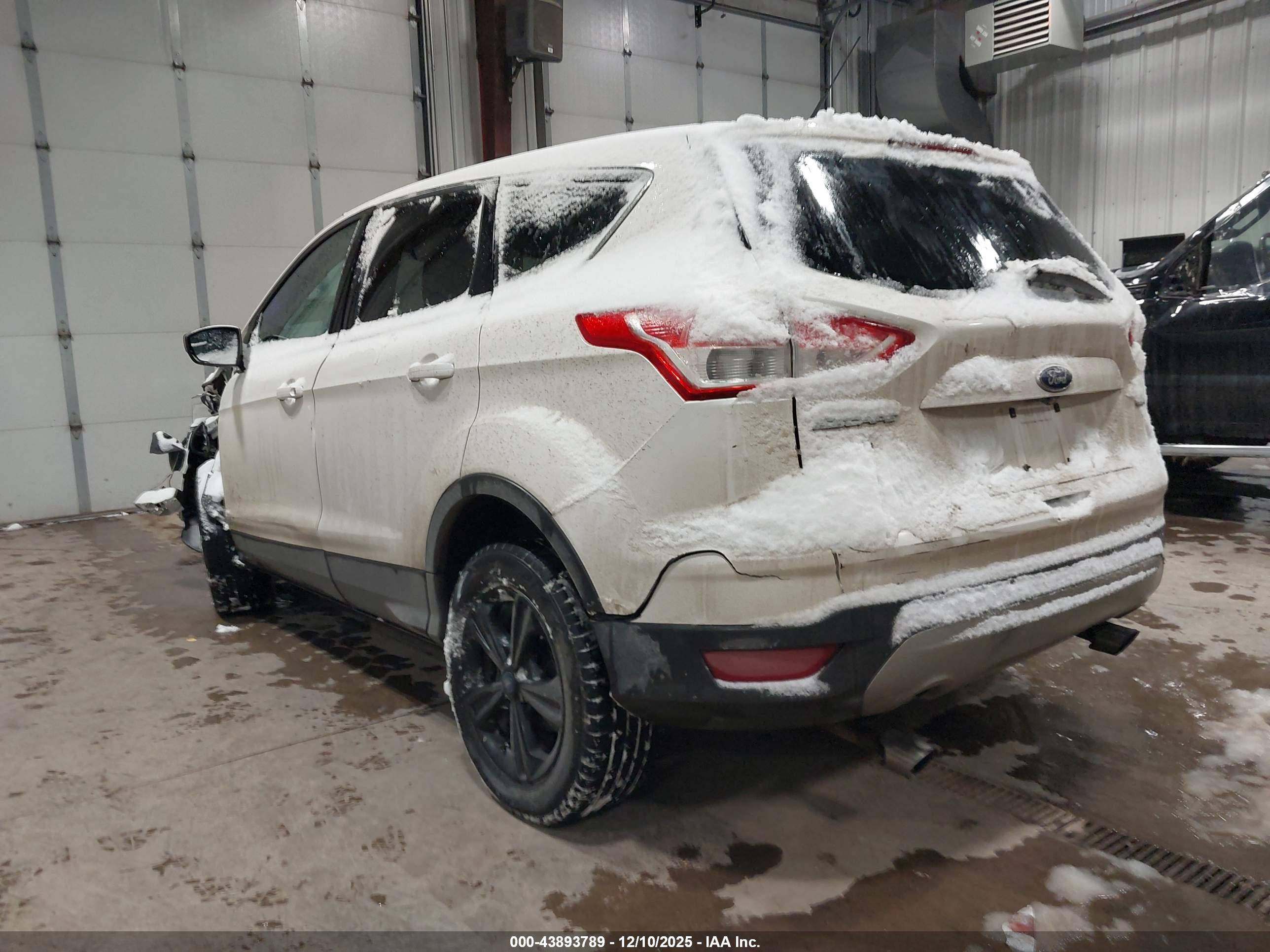 FORD ESCAPE image 3