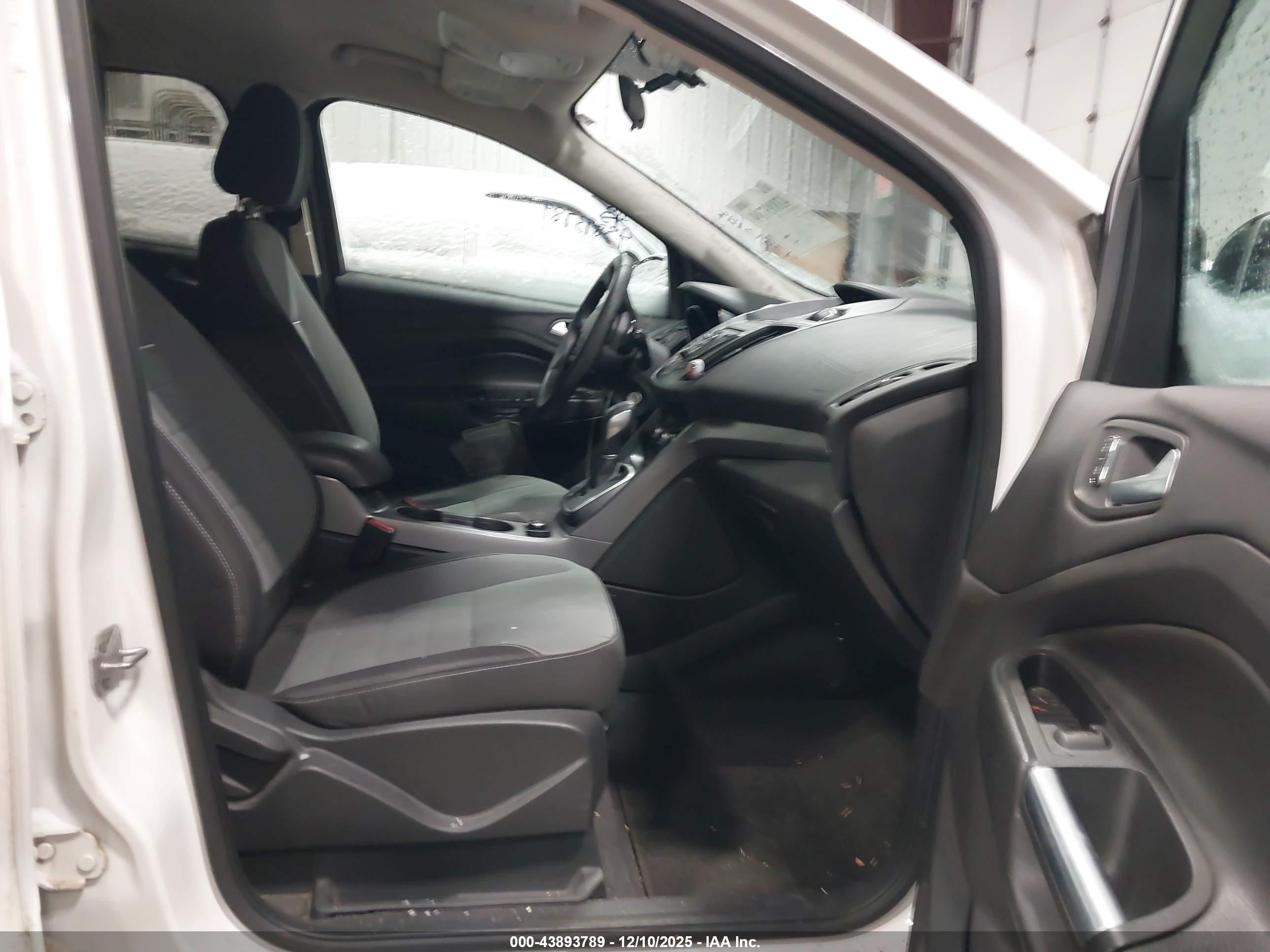 FORD ESCAPE image 5