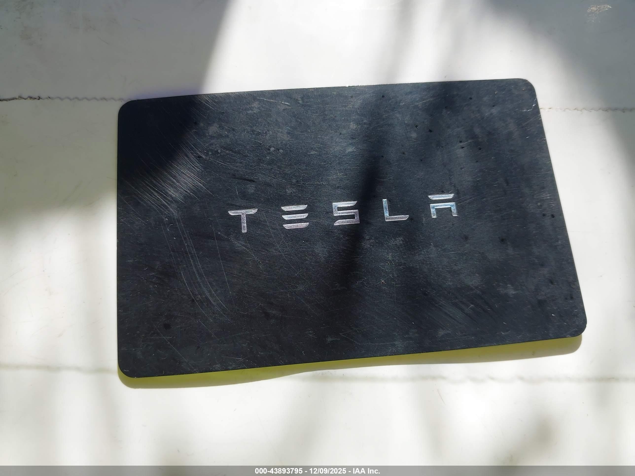TESLA MODEL image 11