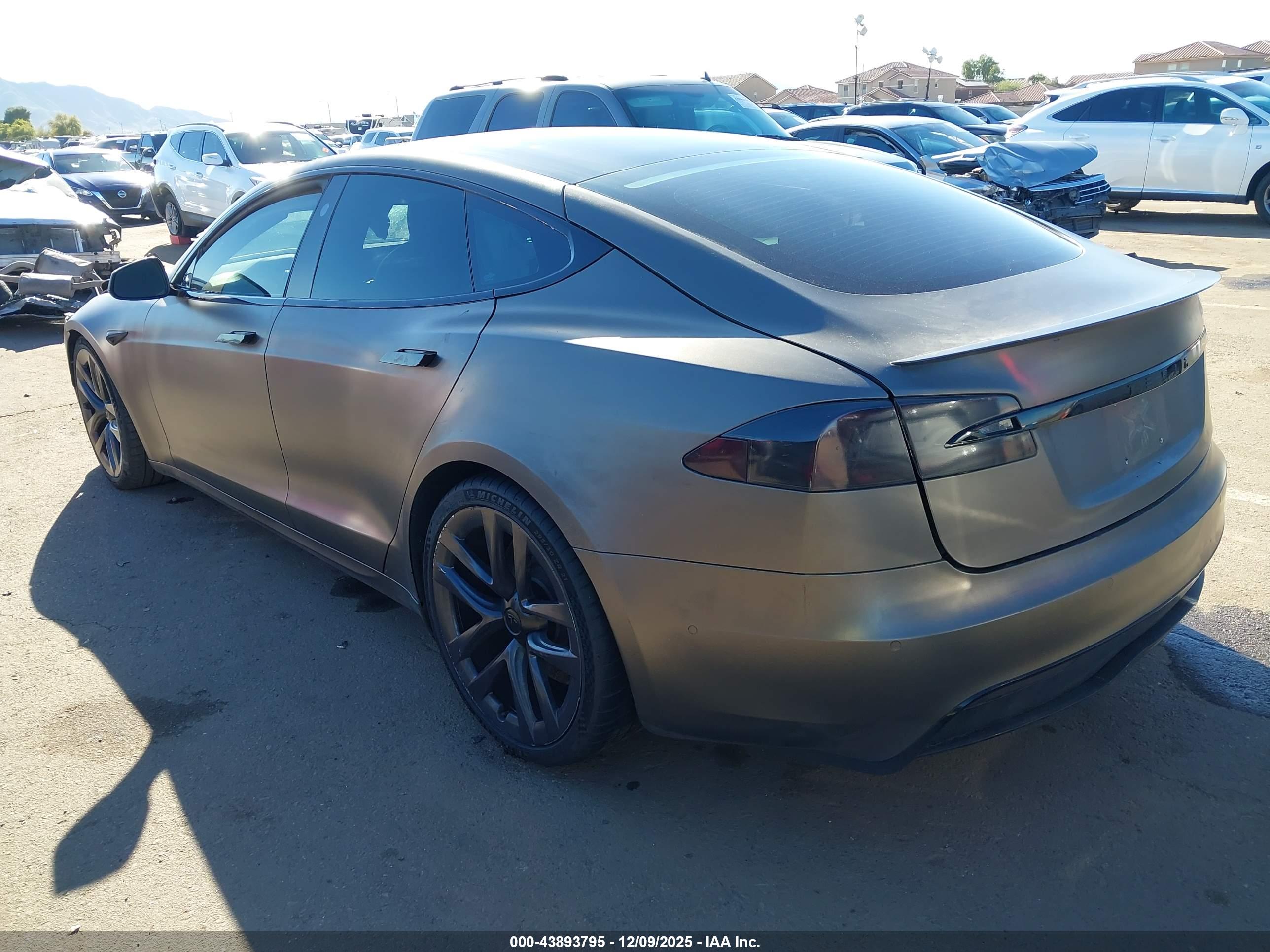 TESLA MODEL image 3