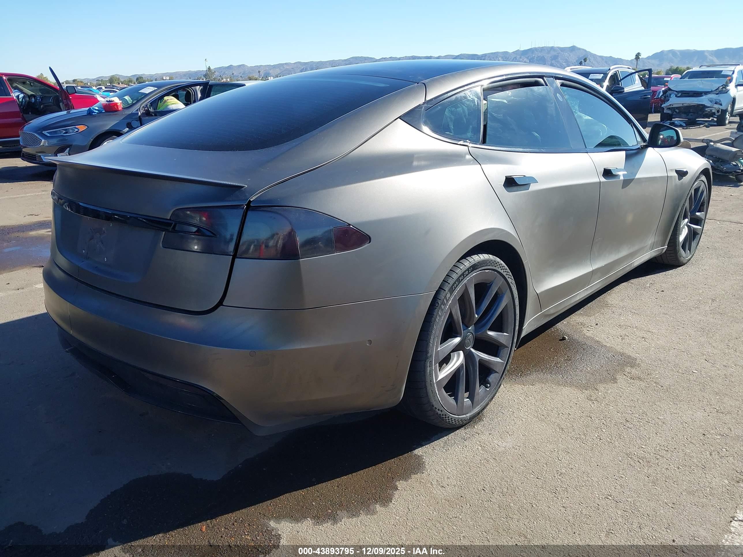 TESLA MODEL image 4
