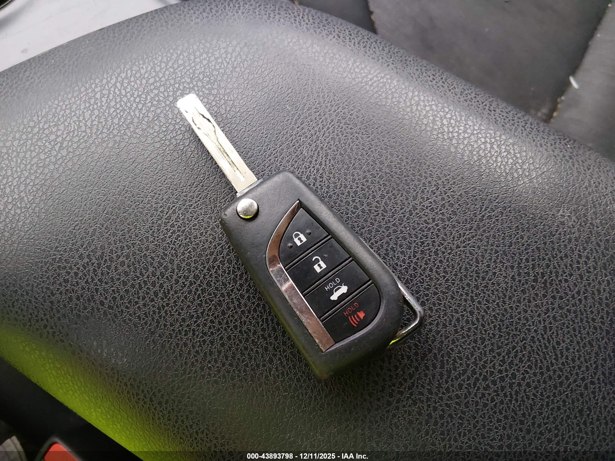 TOYOTA CAMRY image 11