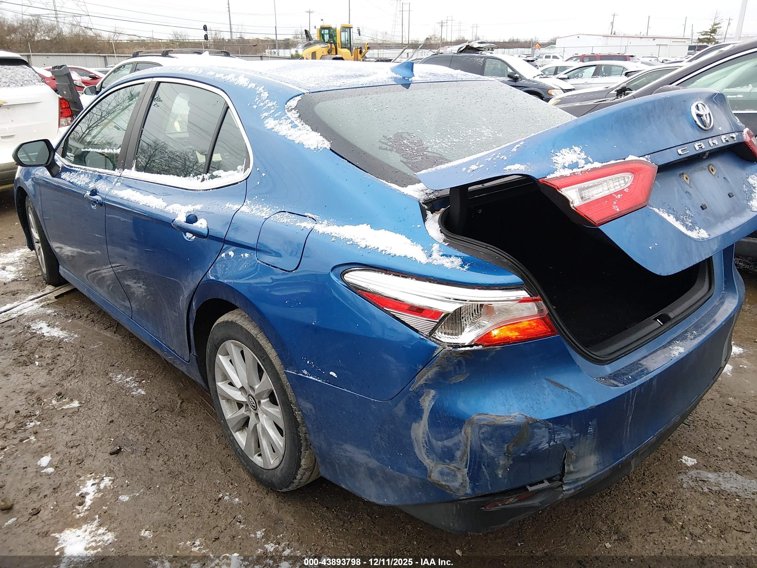 TOYOTA CAMRY image 3