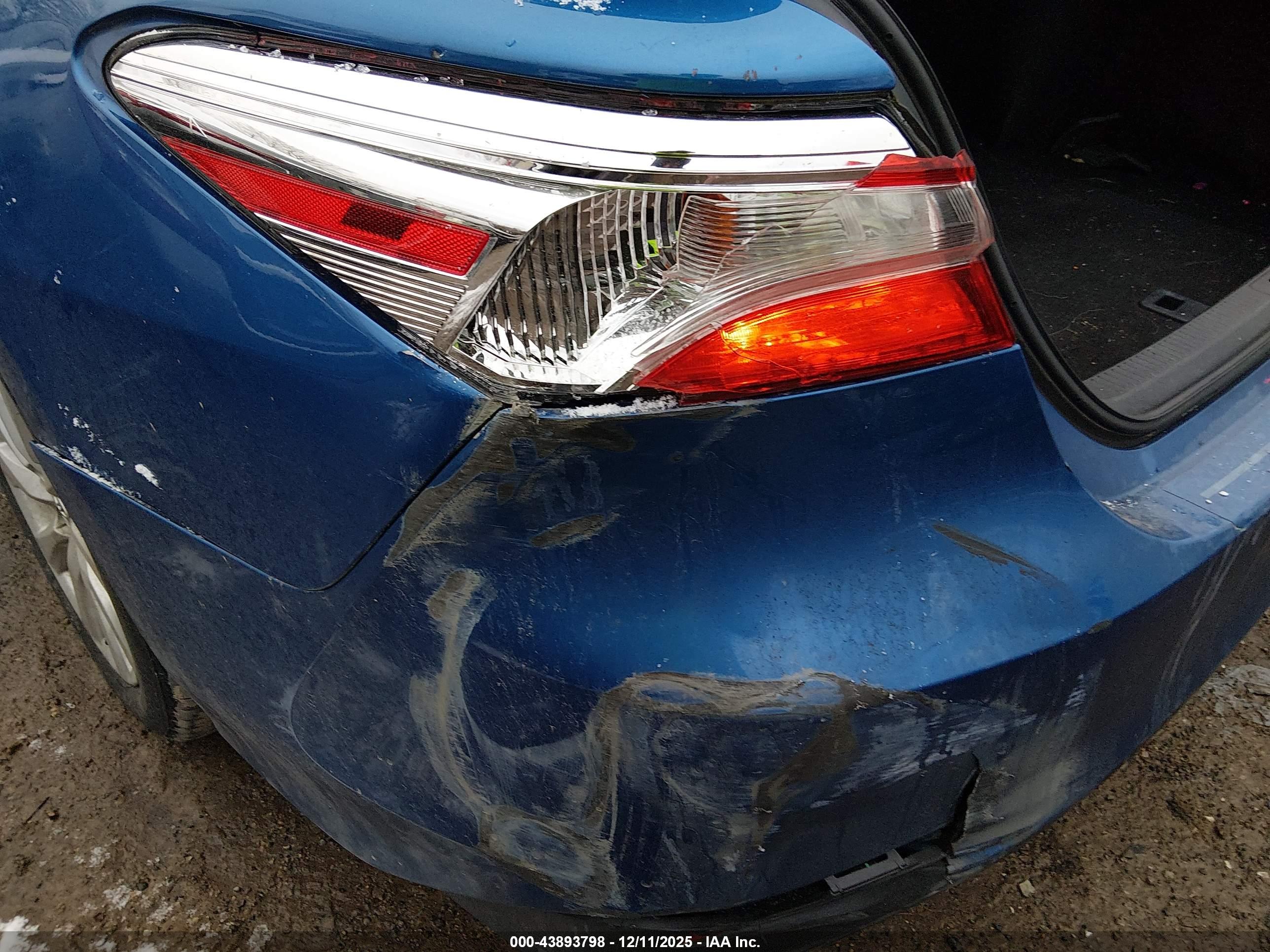 TOYOTA CAMRY image 6