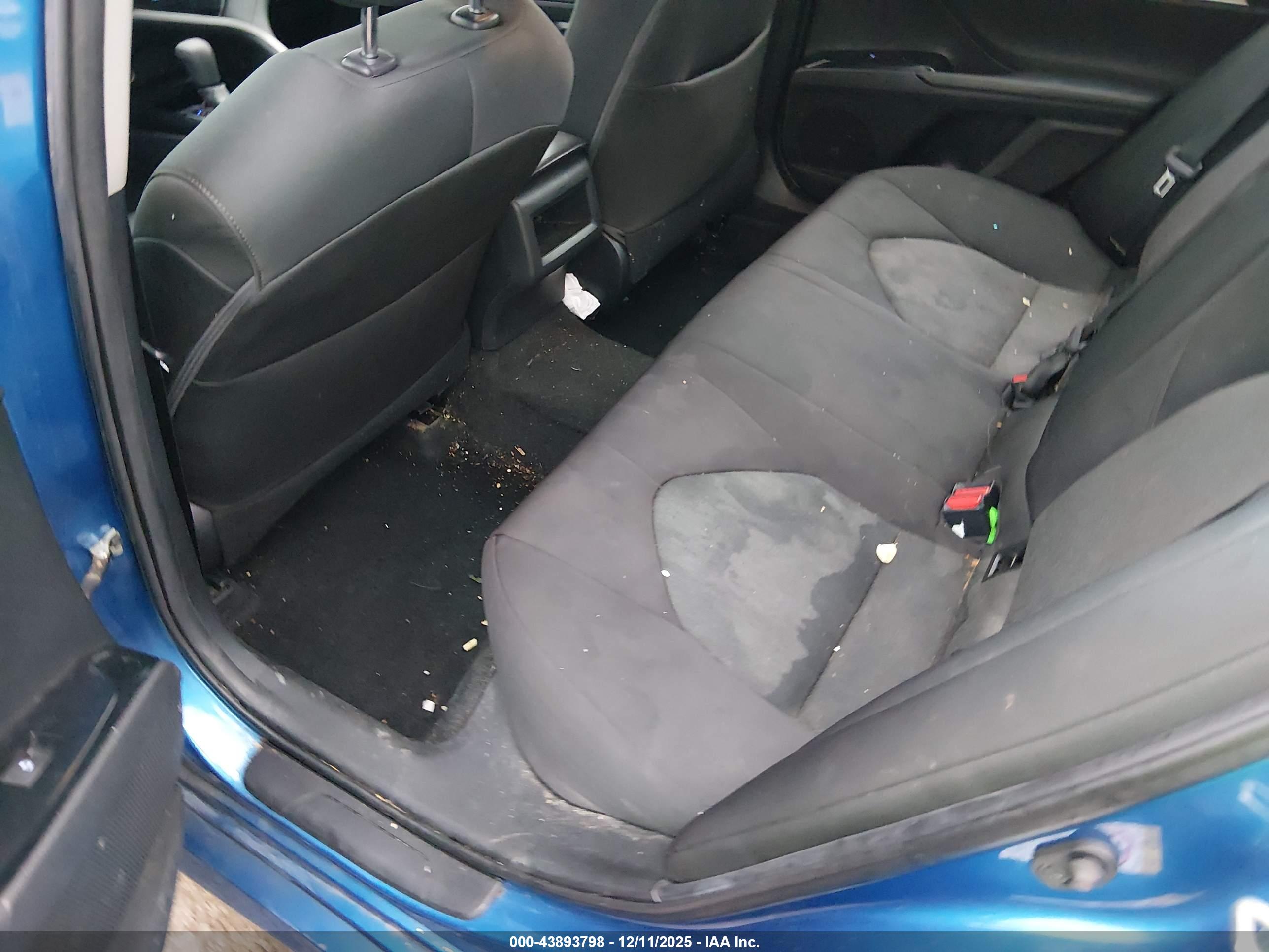 TOYOTA CAMRY image 8