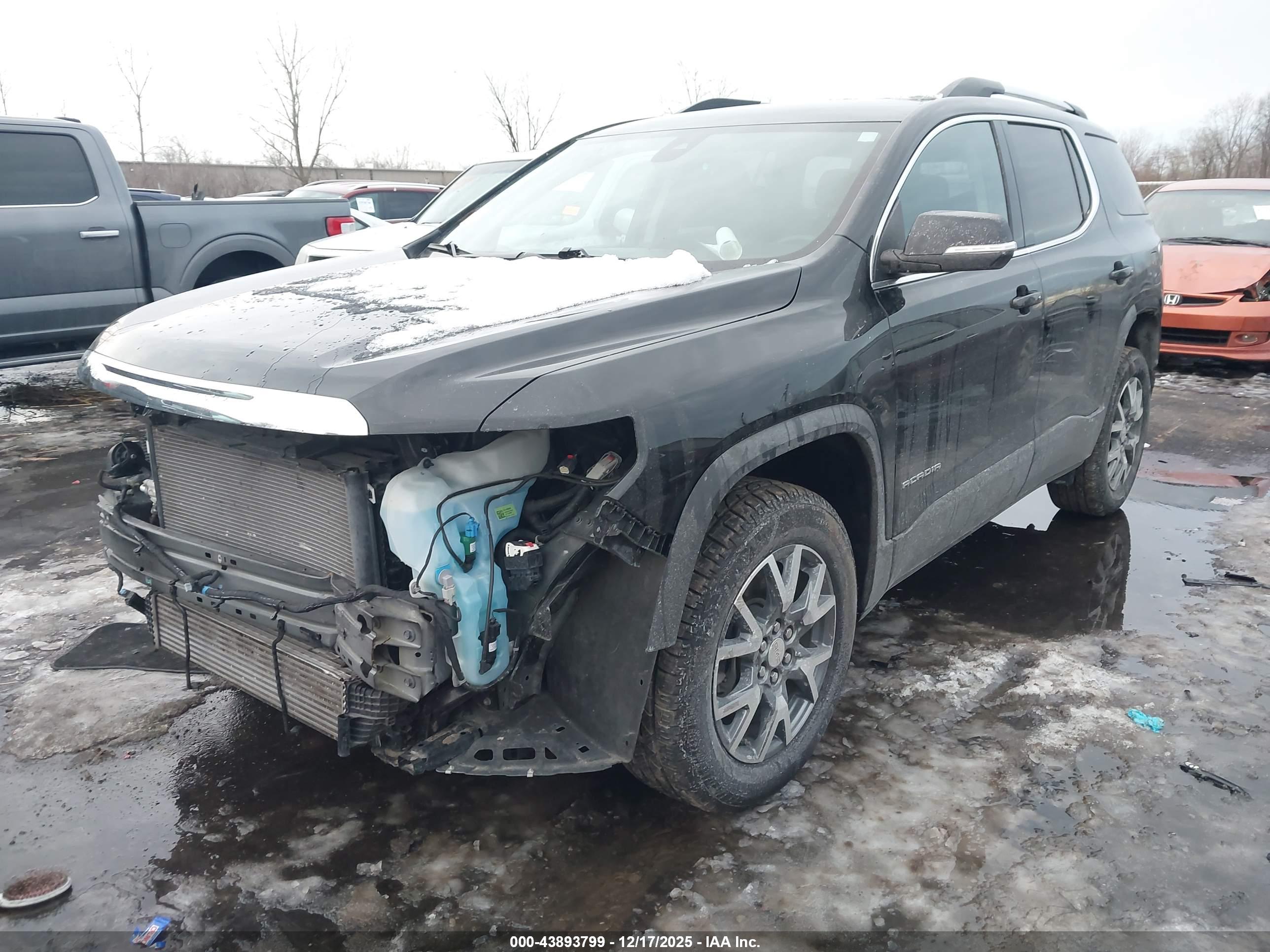 GMC ACADIA image 2