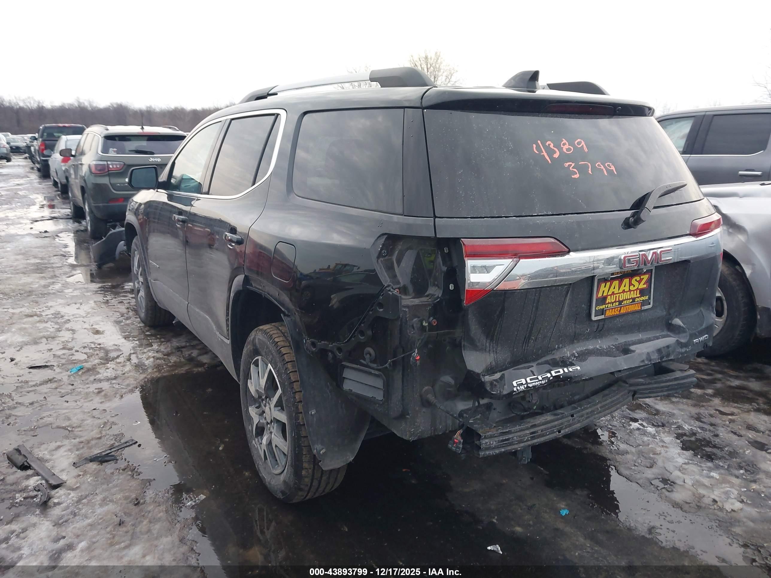 GMC ACADIA image 3
