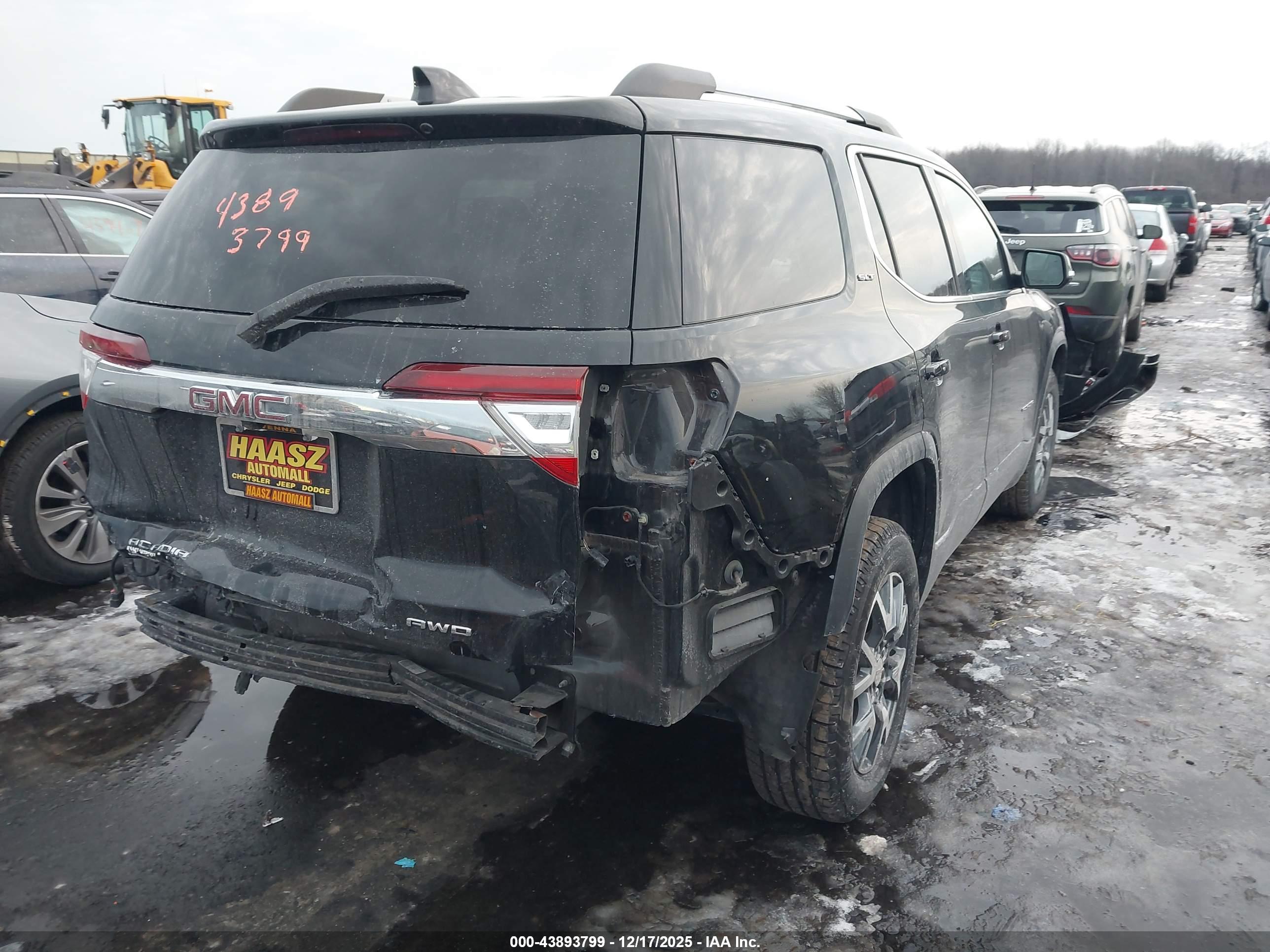 GMC ACADIA image 4
