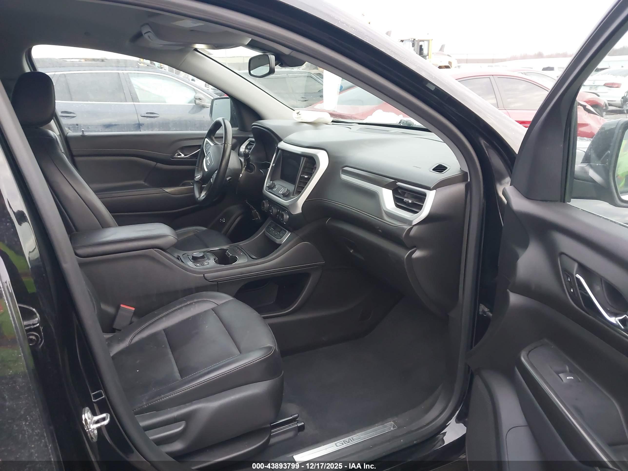 GMC ACADIA image 5