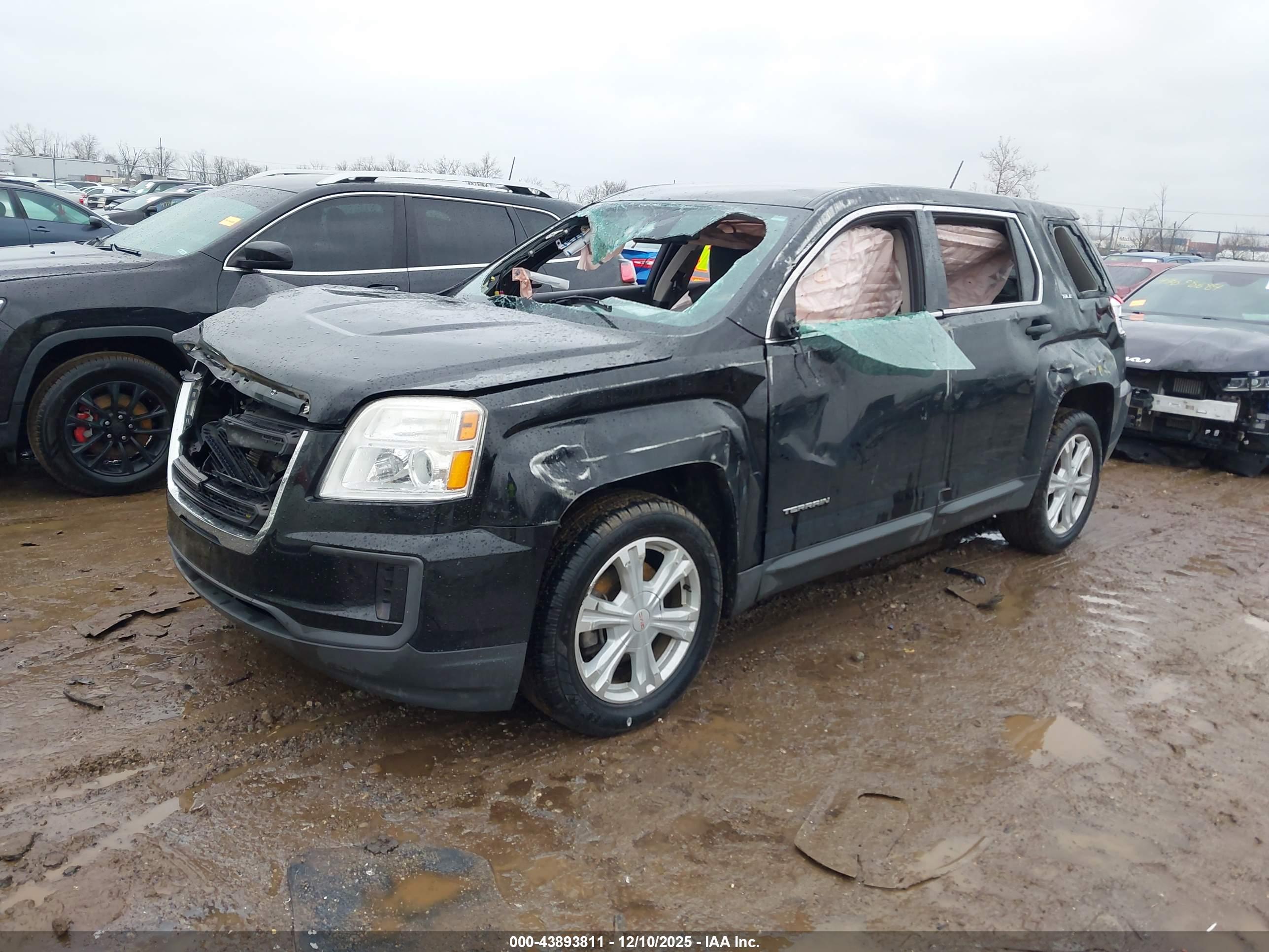 GMC TERRAIN image 2