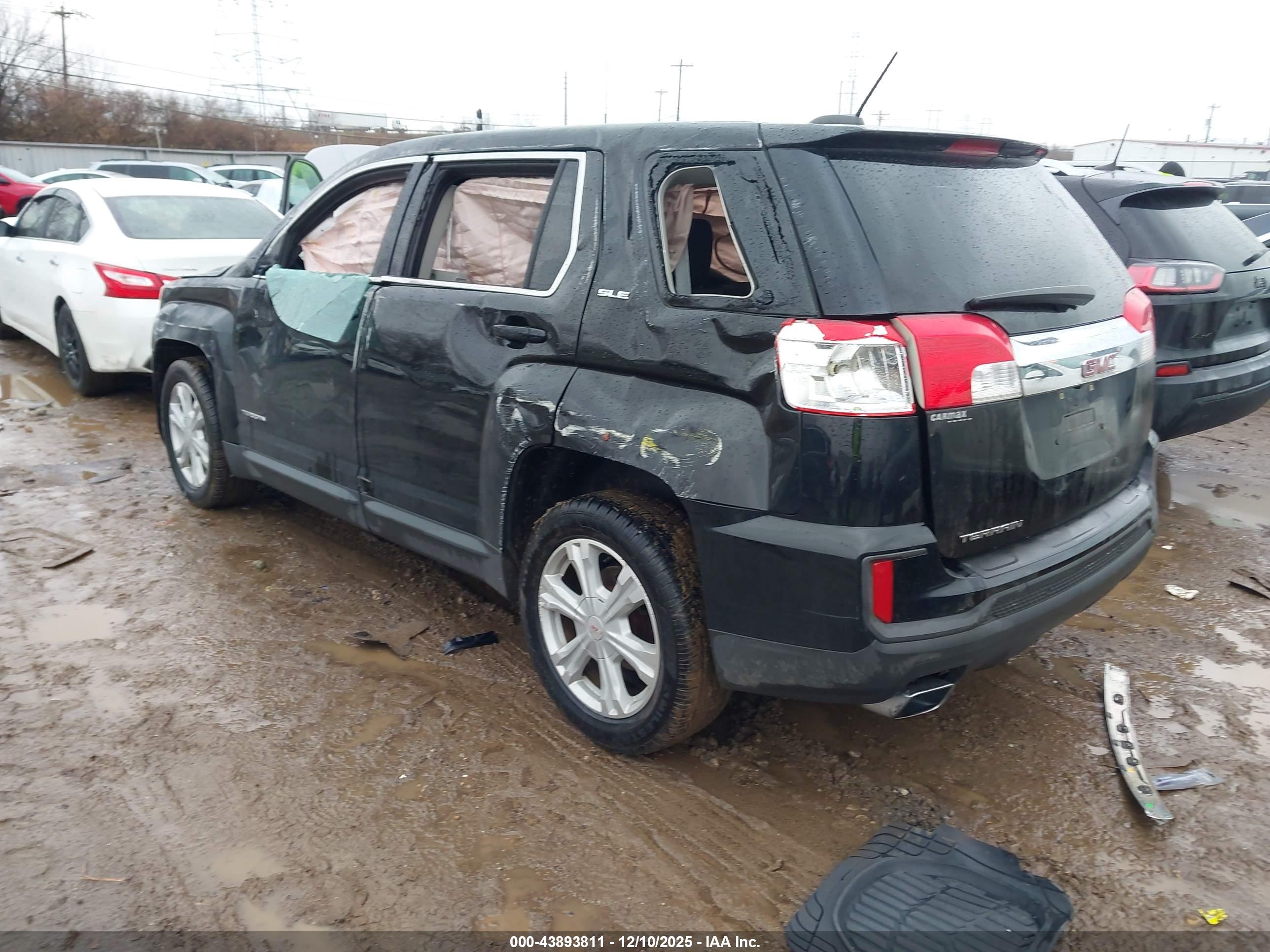GMC TERRAIN image 3