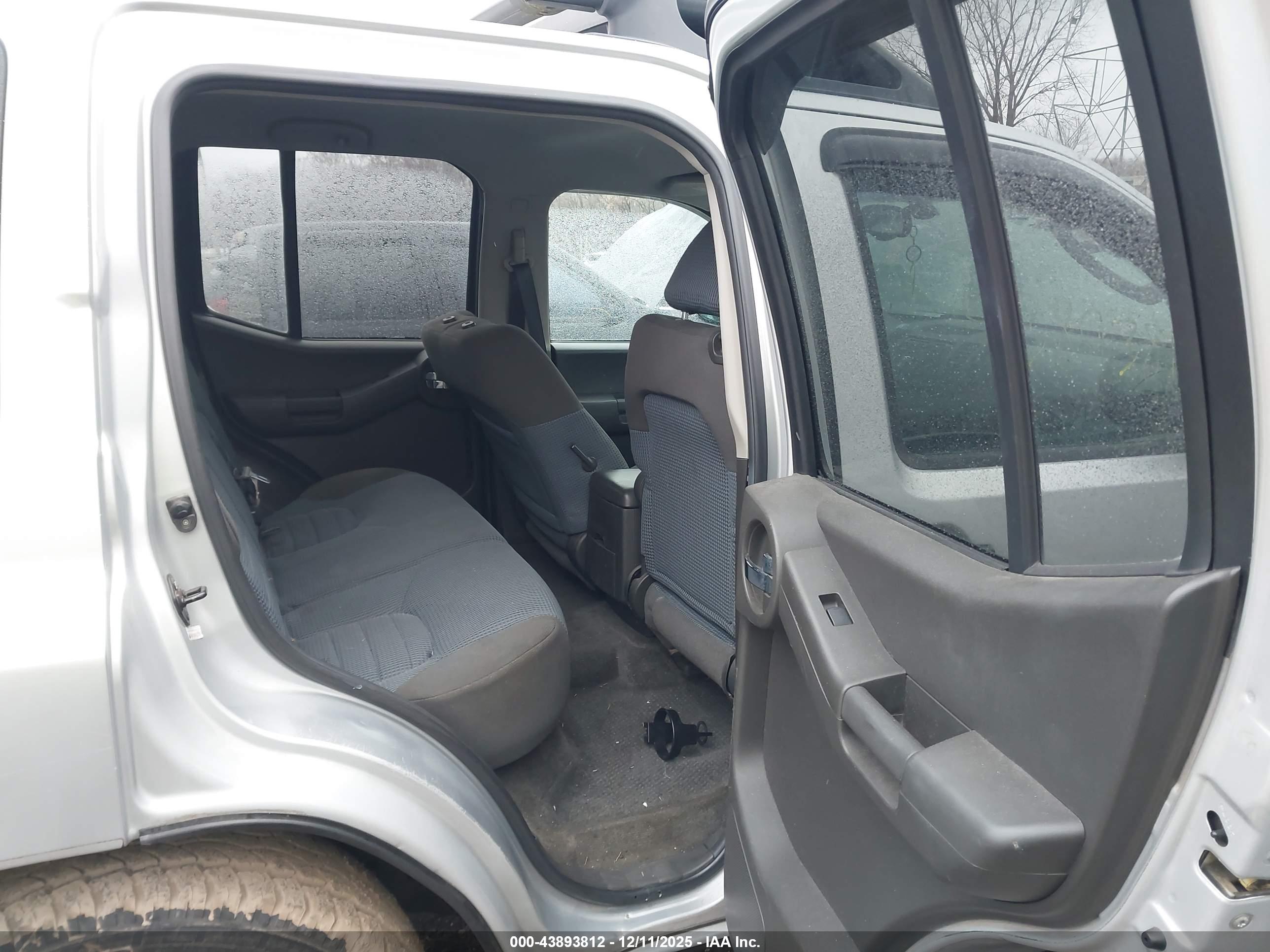 NISSAN XTERRA image 8