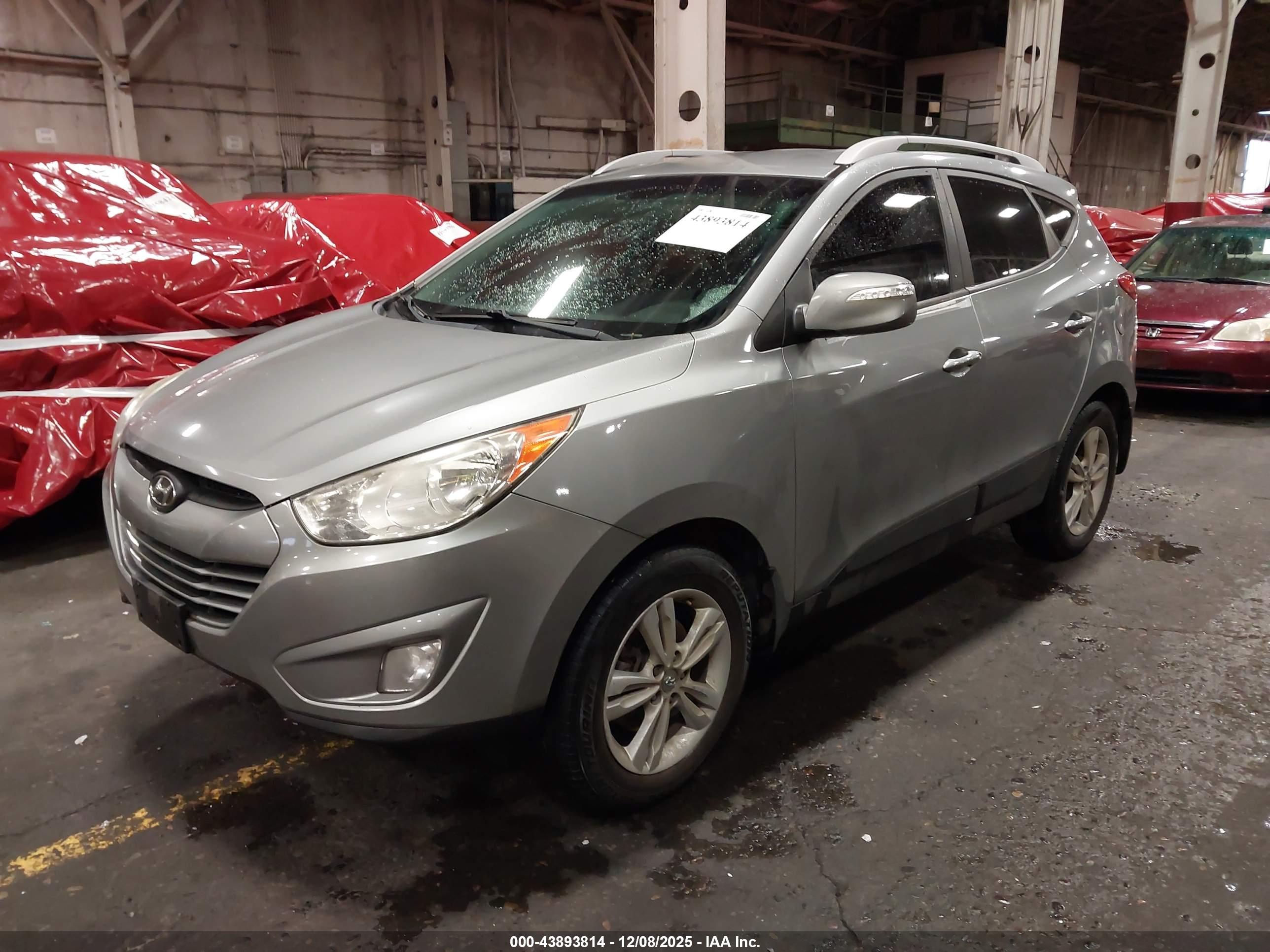 HYUNDAI TUCSON image 2