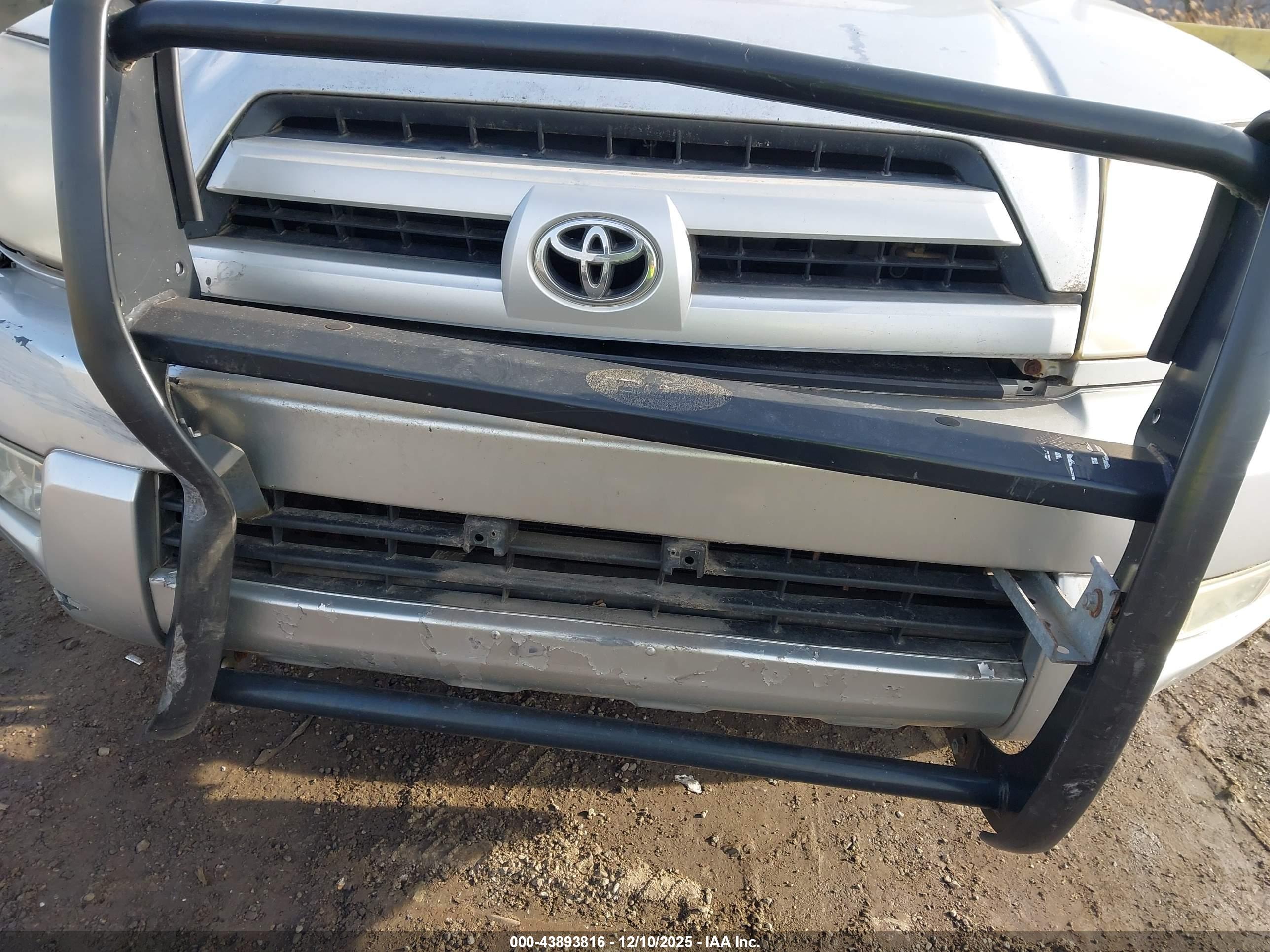 TOYOTA 4RUNNER image 6