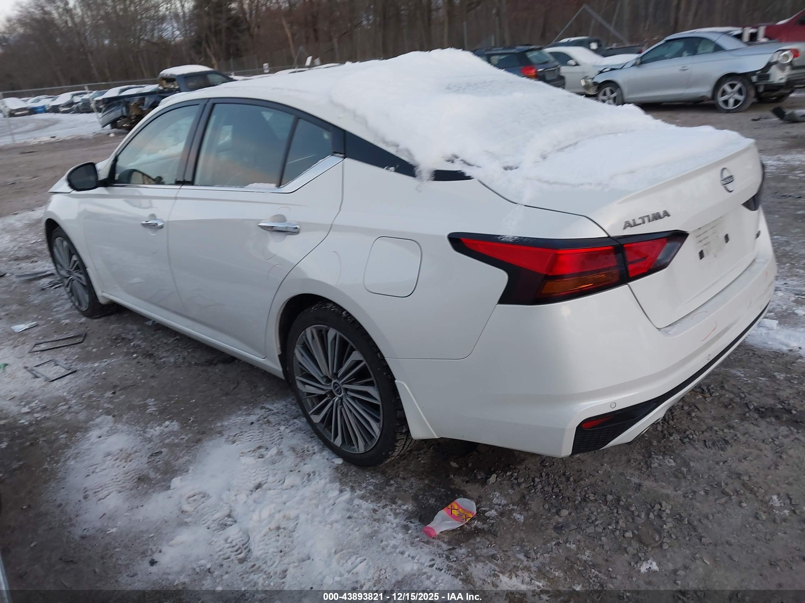NISSAN ALTIMA image 3