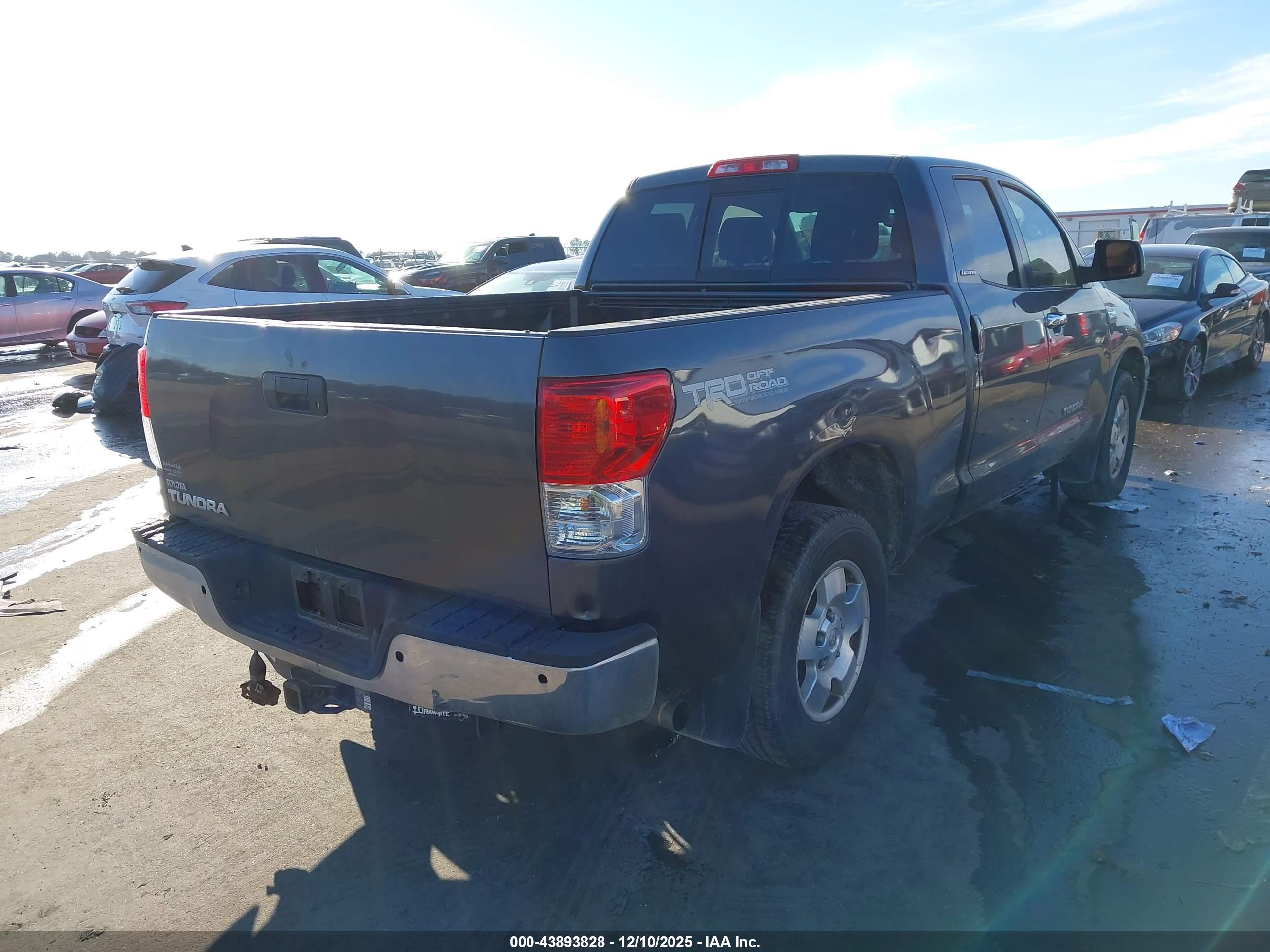 TOYOTA TUNDRA image 4