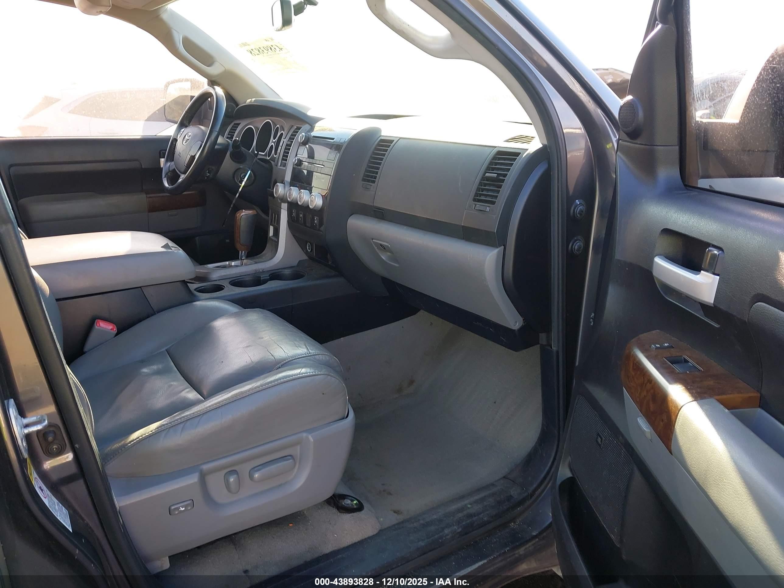 TOYOTA TUNDRA image 5
