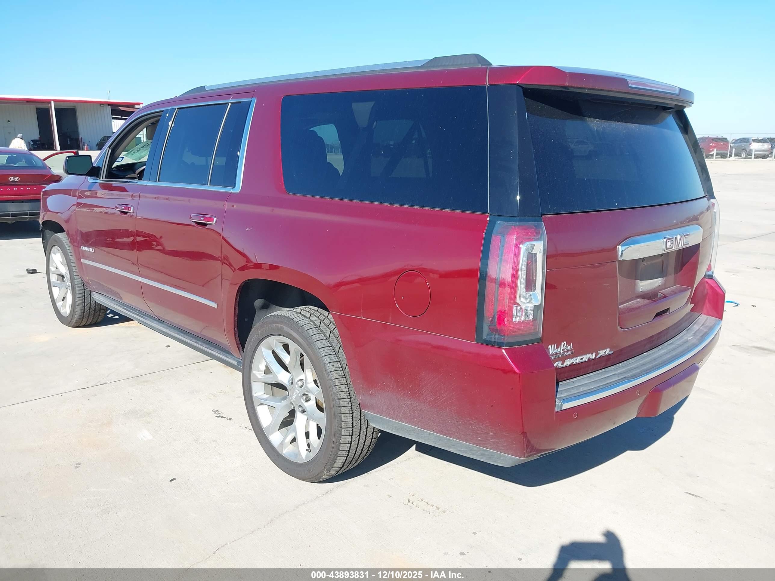GMC YUKON image 3