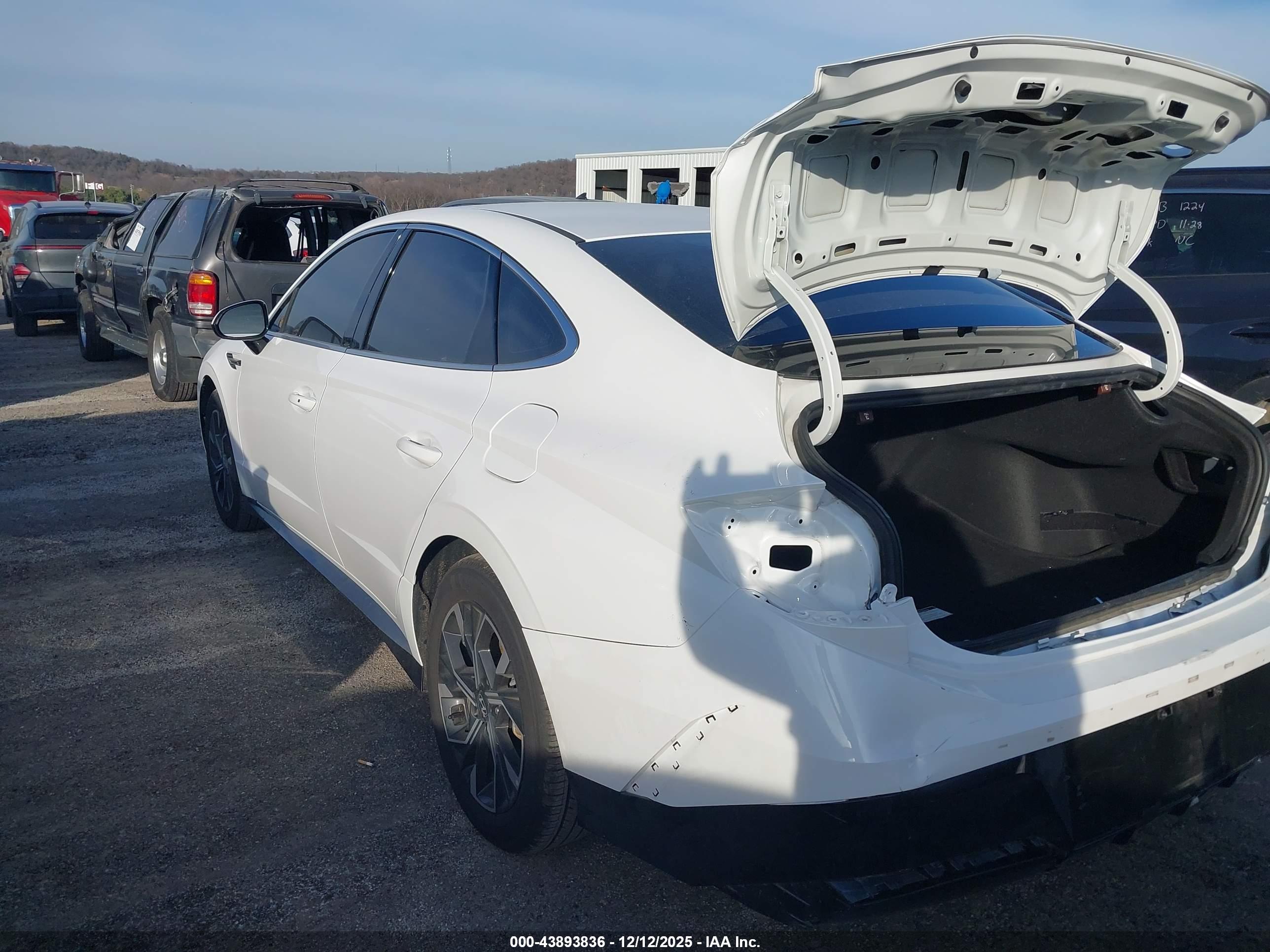 HYUNDAI SONATA image 3