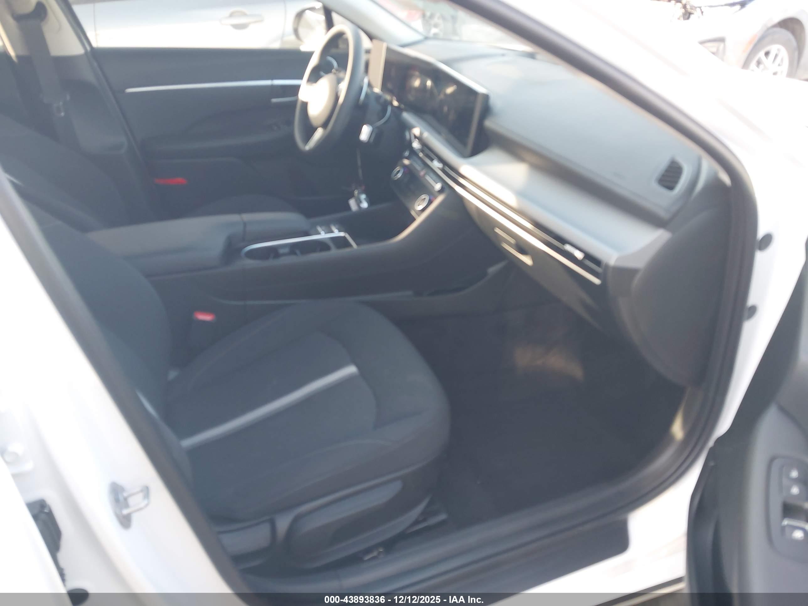 HYUNDAI SONATA image 5