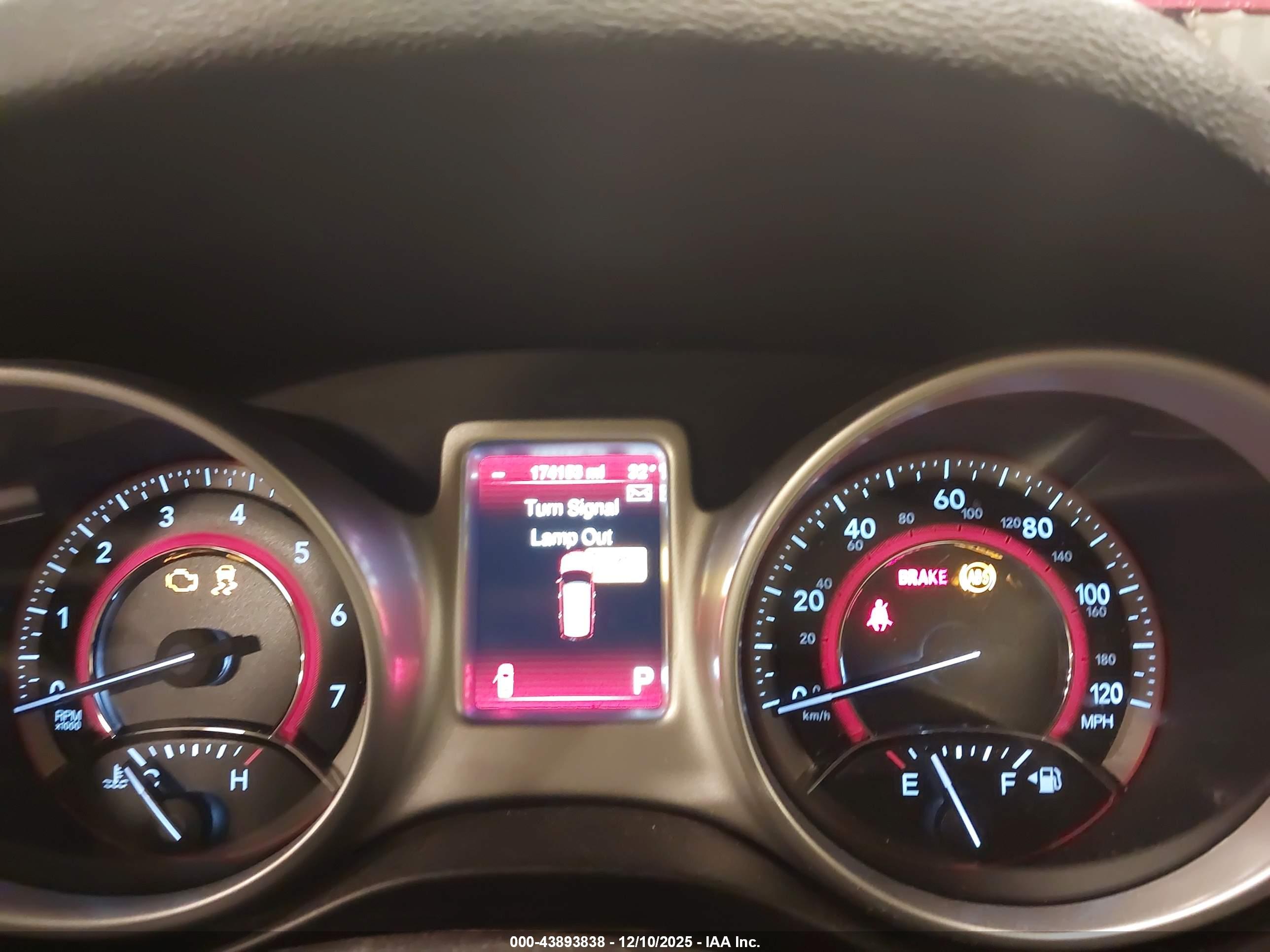 DODGE JOURNEY image 7