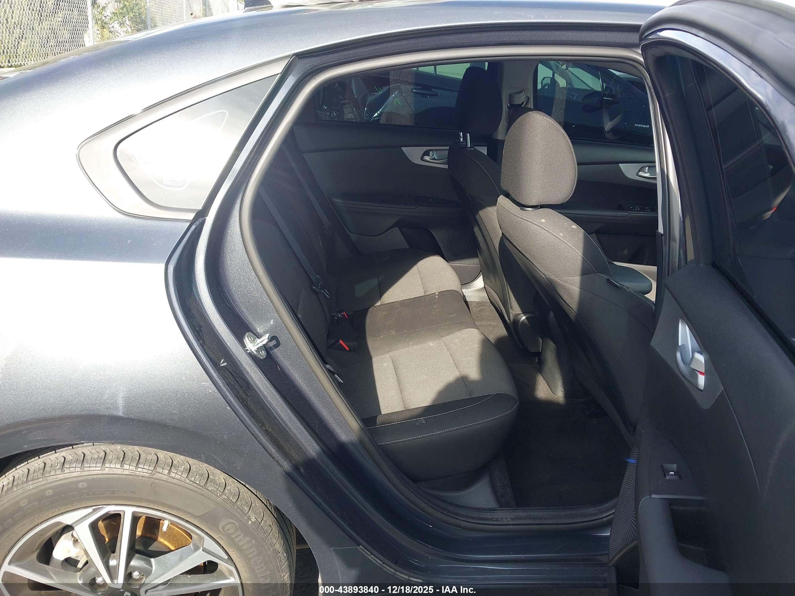 KIA FORTE image 8
