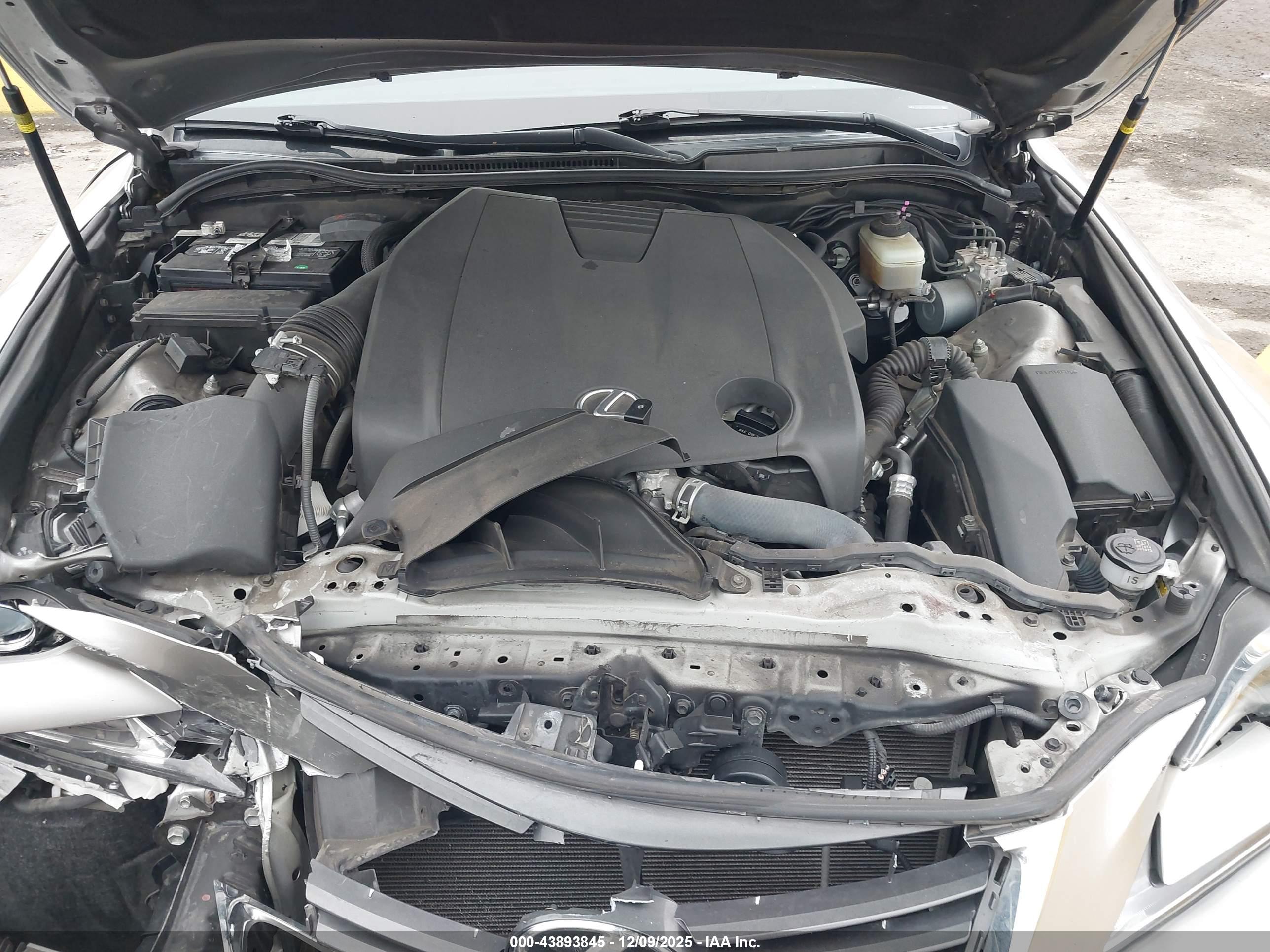 LEXUS IS image 10