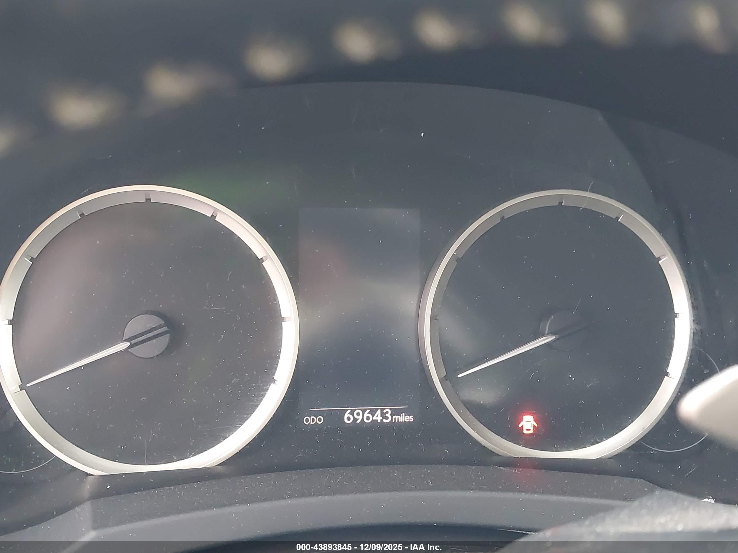LEXUS IS image 7