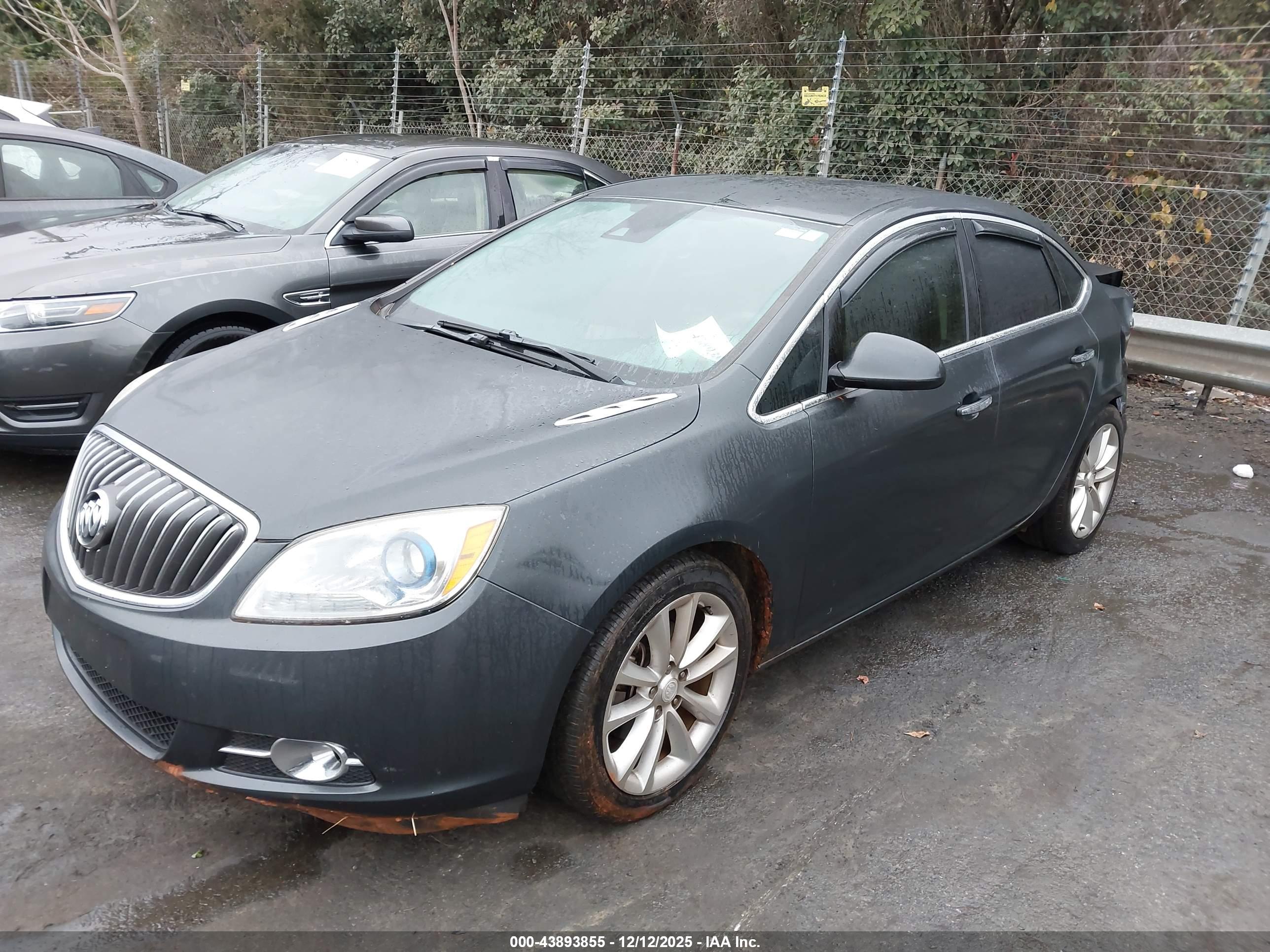 BUICK VERANO image 2
