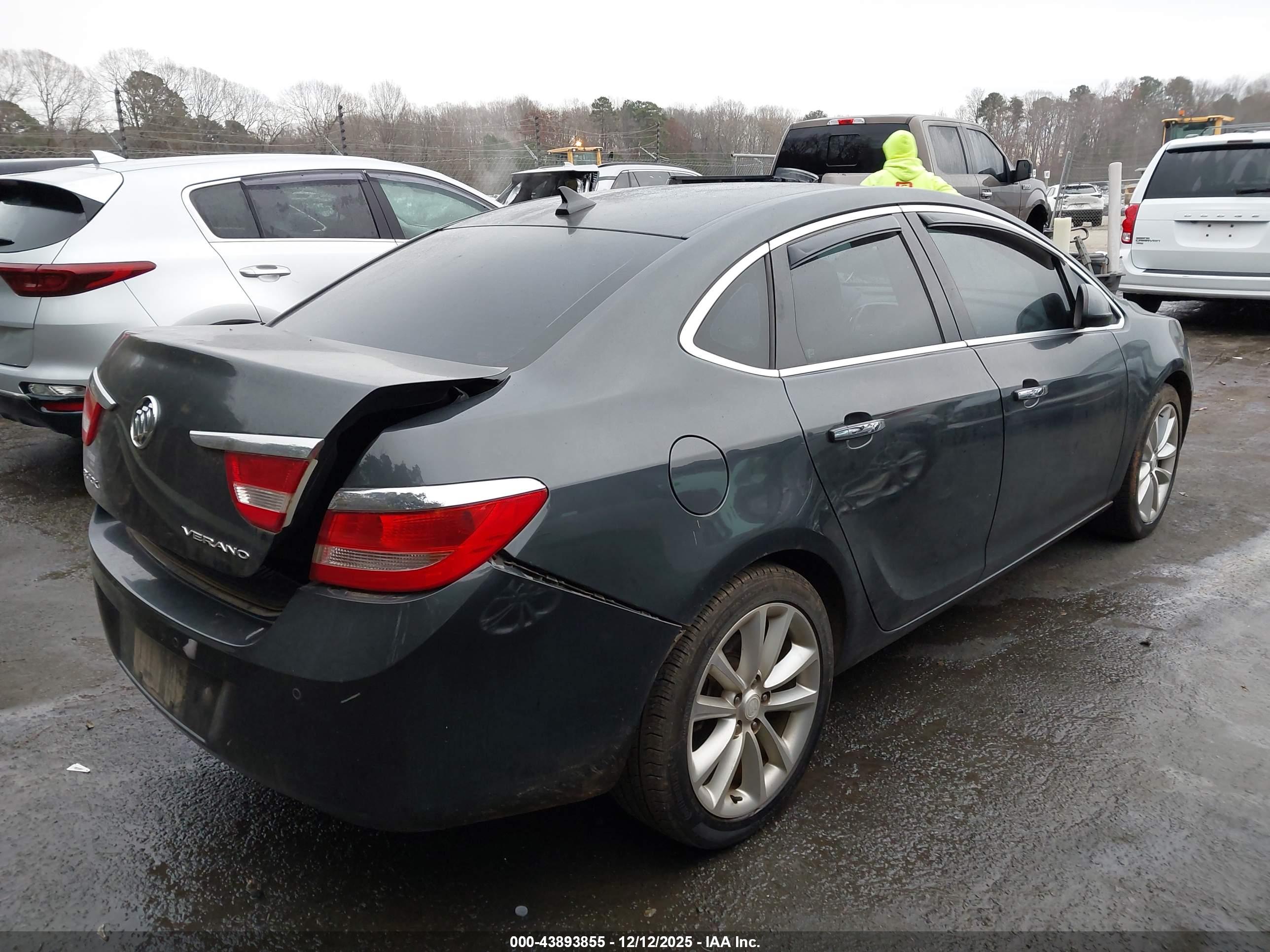 BUICK VERANO image 4