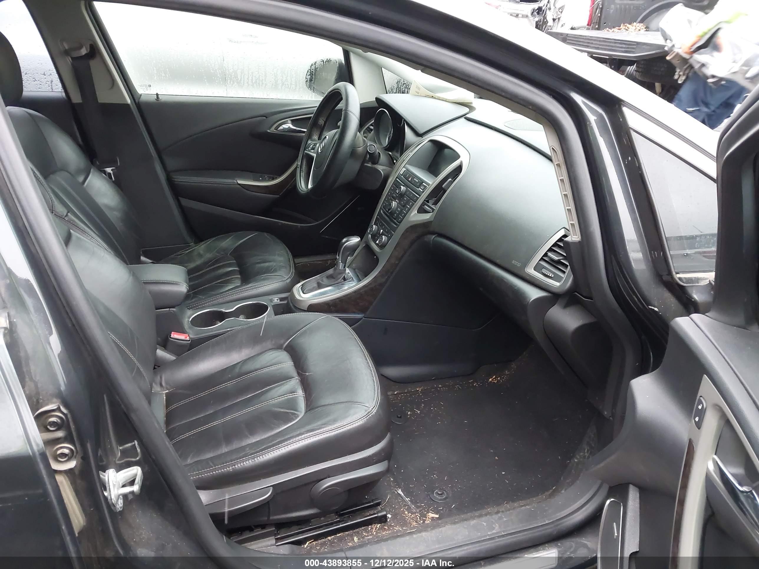 BUICK VERANO image 5