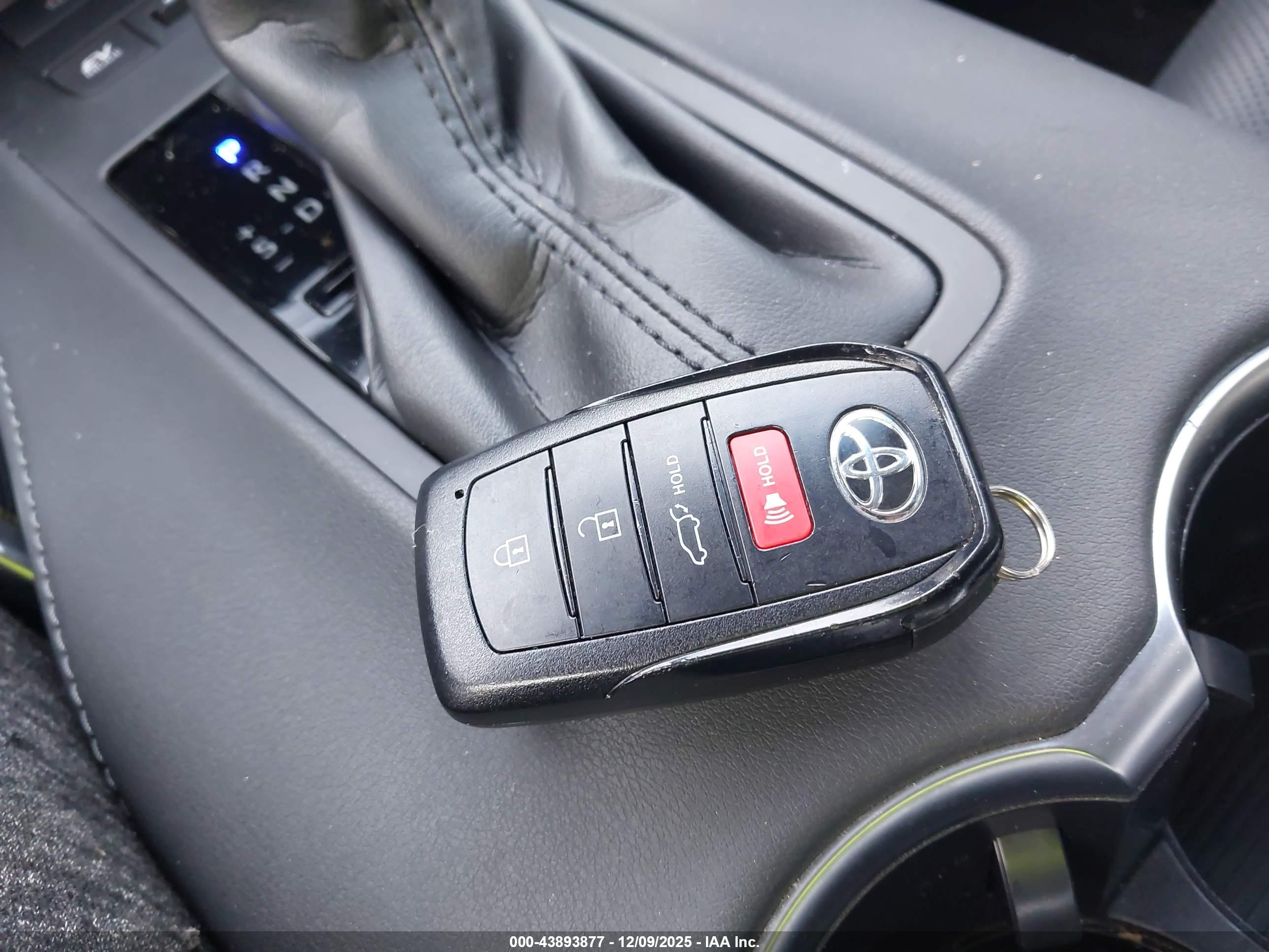 TOYOTA VENZA image 11