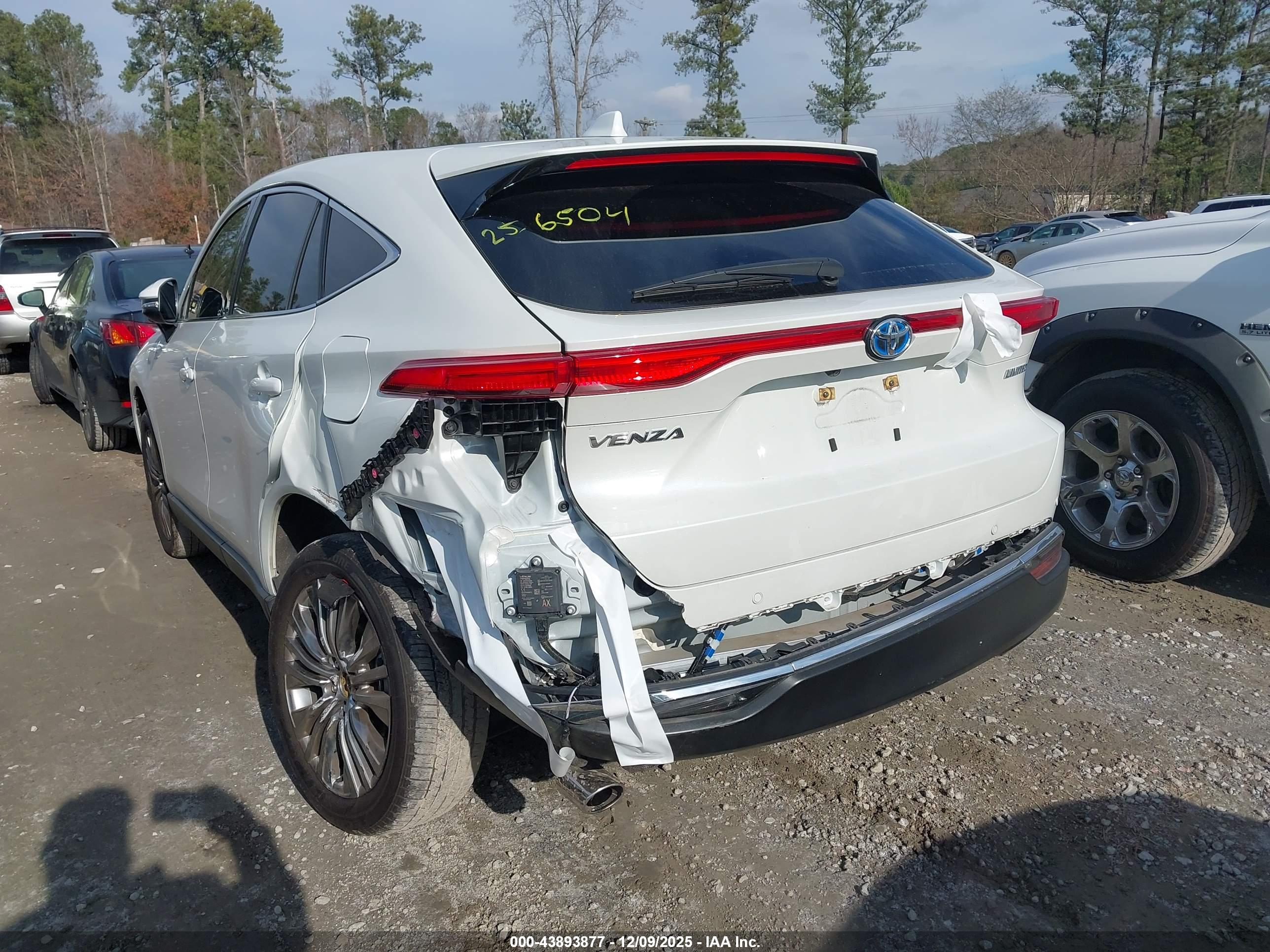 TOYOTA VENZA image 3