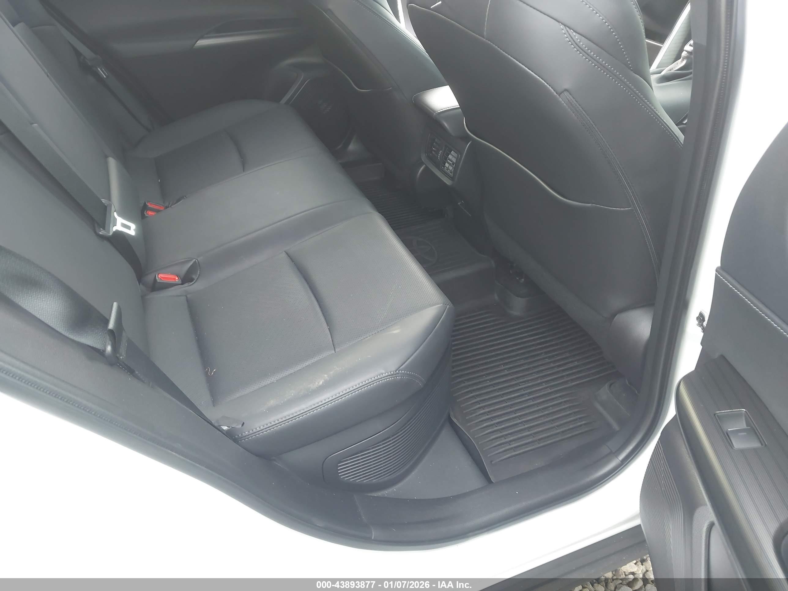 TOYOTA VENZA image 8