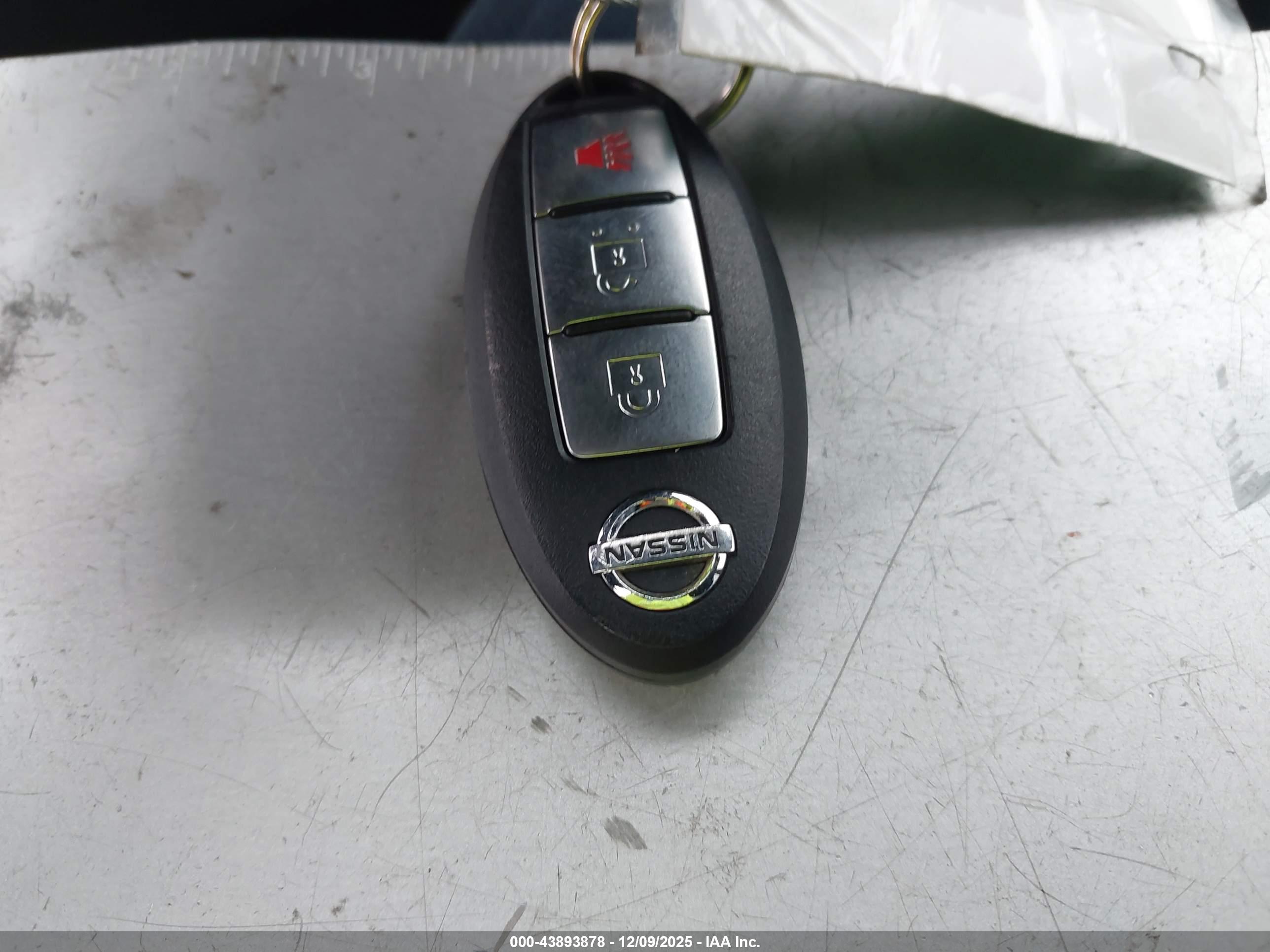 NISSAN ROGUE image 11